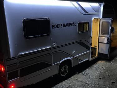 2025 Thor Motor Coach Eddie Bauer 22ebc