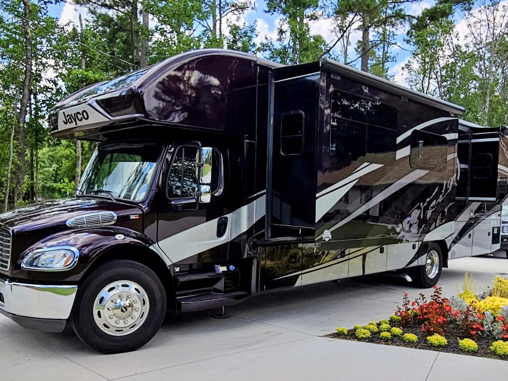 2021 Jayco Seneca 37l