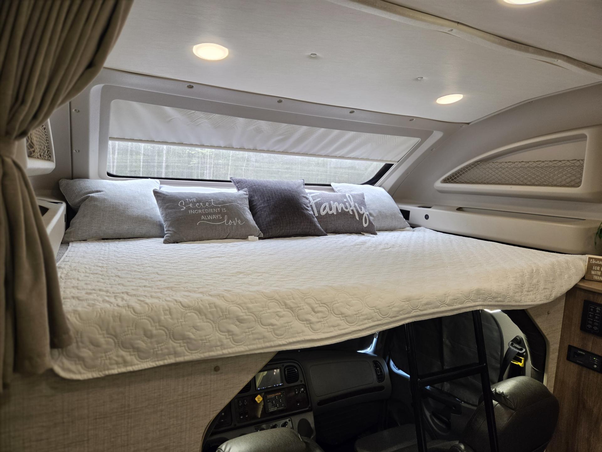 2021 Jayco Seneca 37l