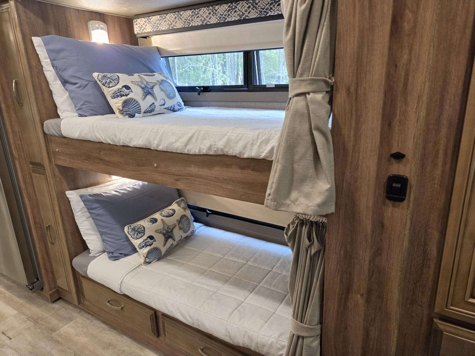 2021 Jayco Seneca 37l