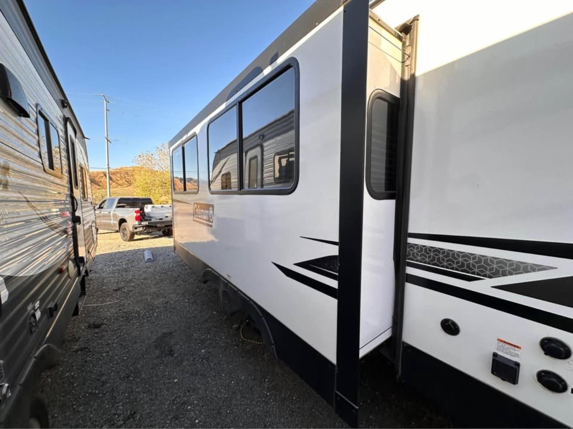 2022 Coleman Coleman Light 2755bh