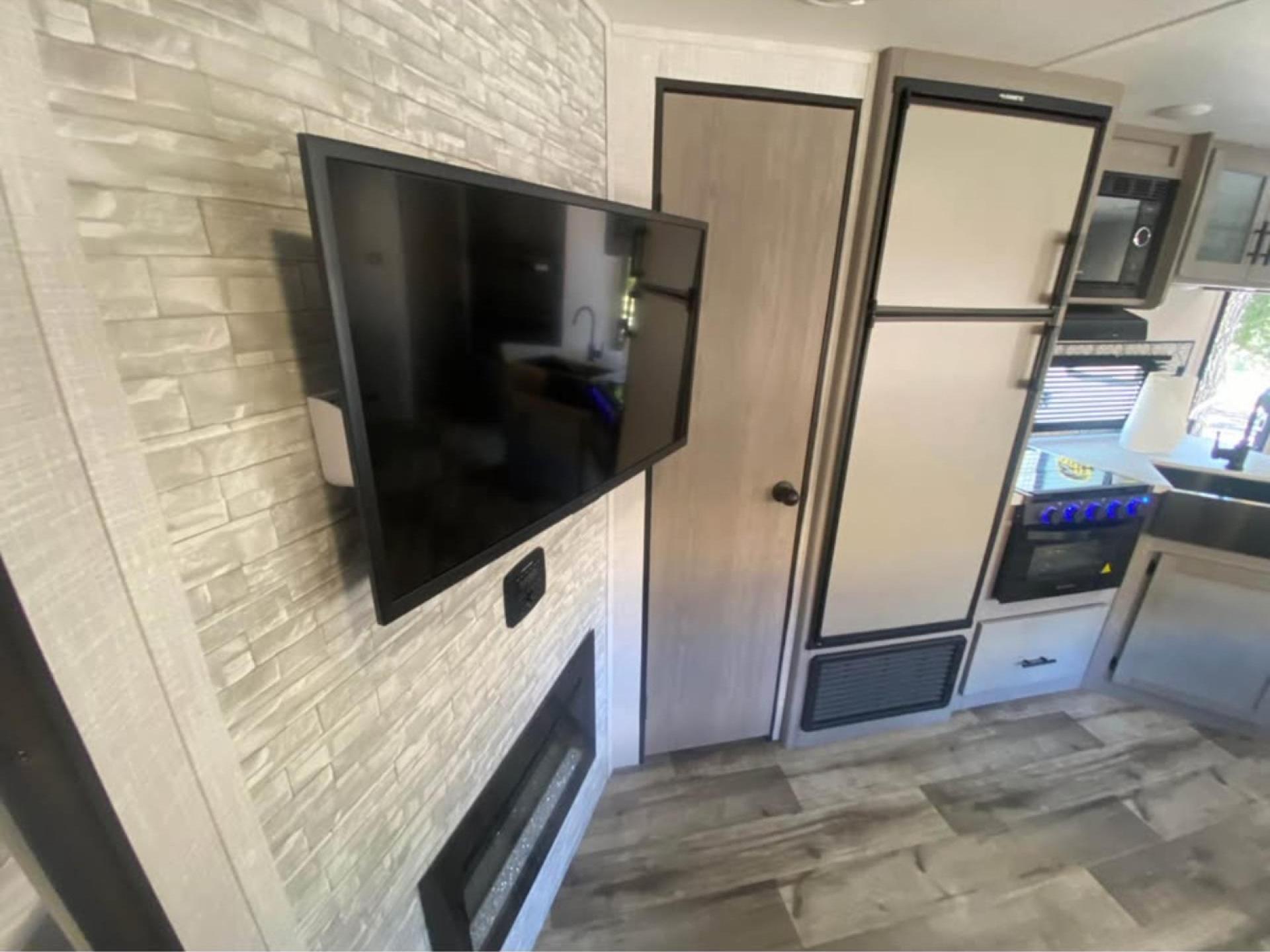 2022 Coleman Coleman Light 2755bh
