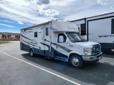 2008 Forest River Lexington 255ds