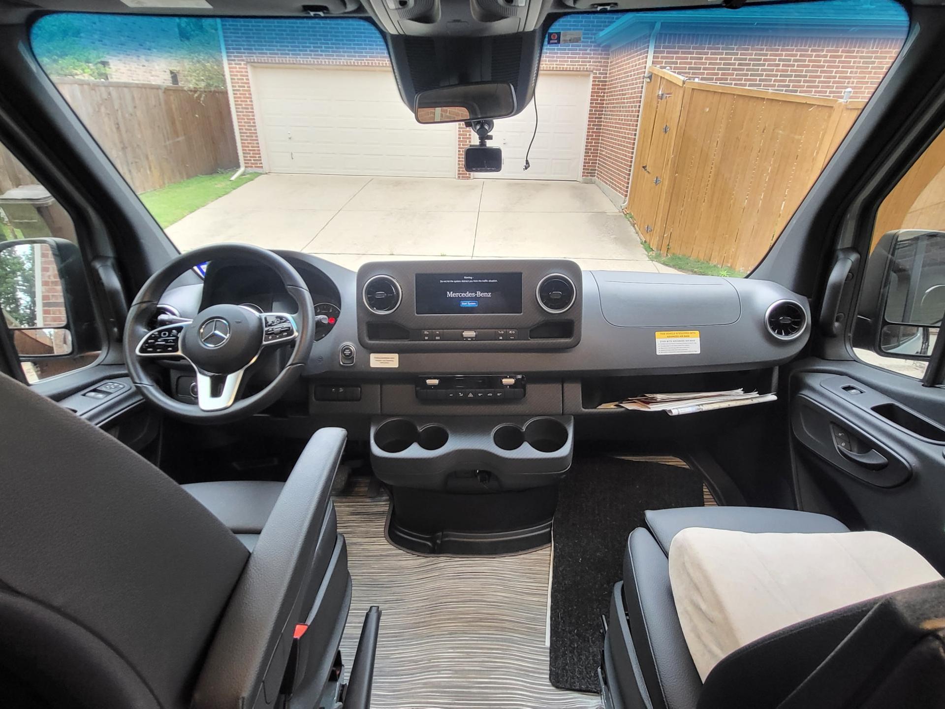 2025 Winnebago Revel 44e