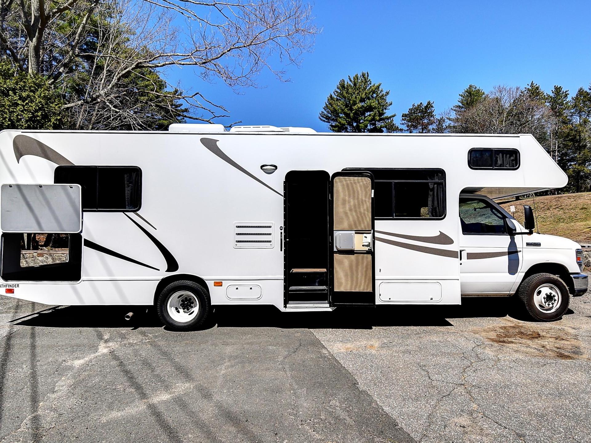 2020 Thor Motor Coach Four Winds 28a