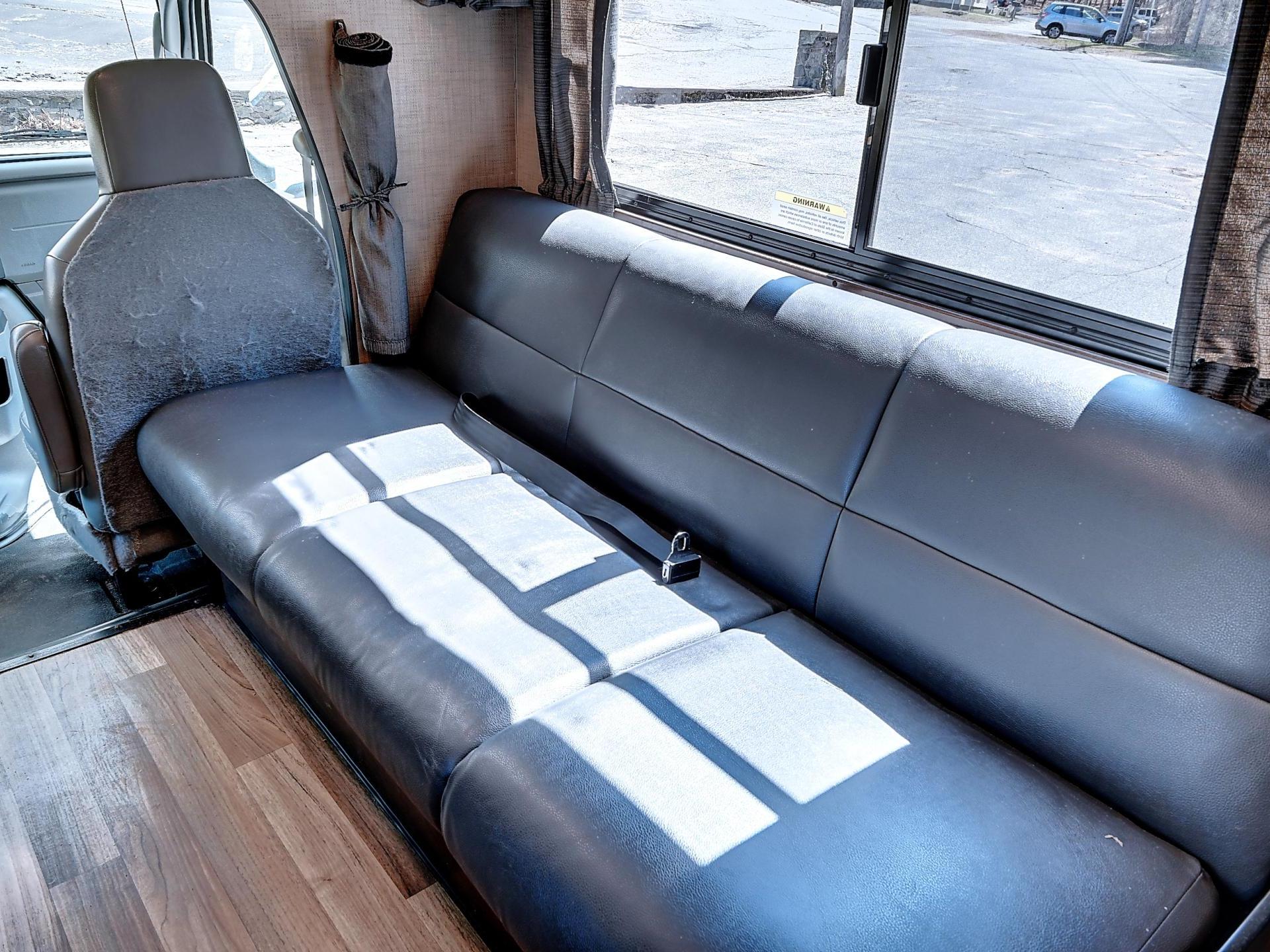 2020 Thor Motor Coach Four Winds 28a