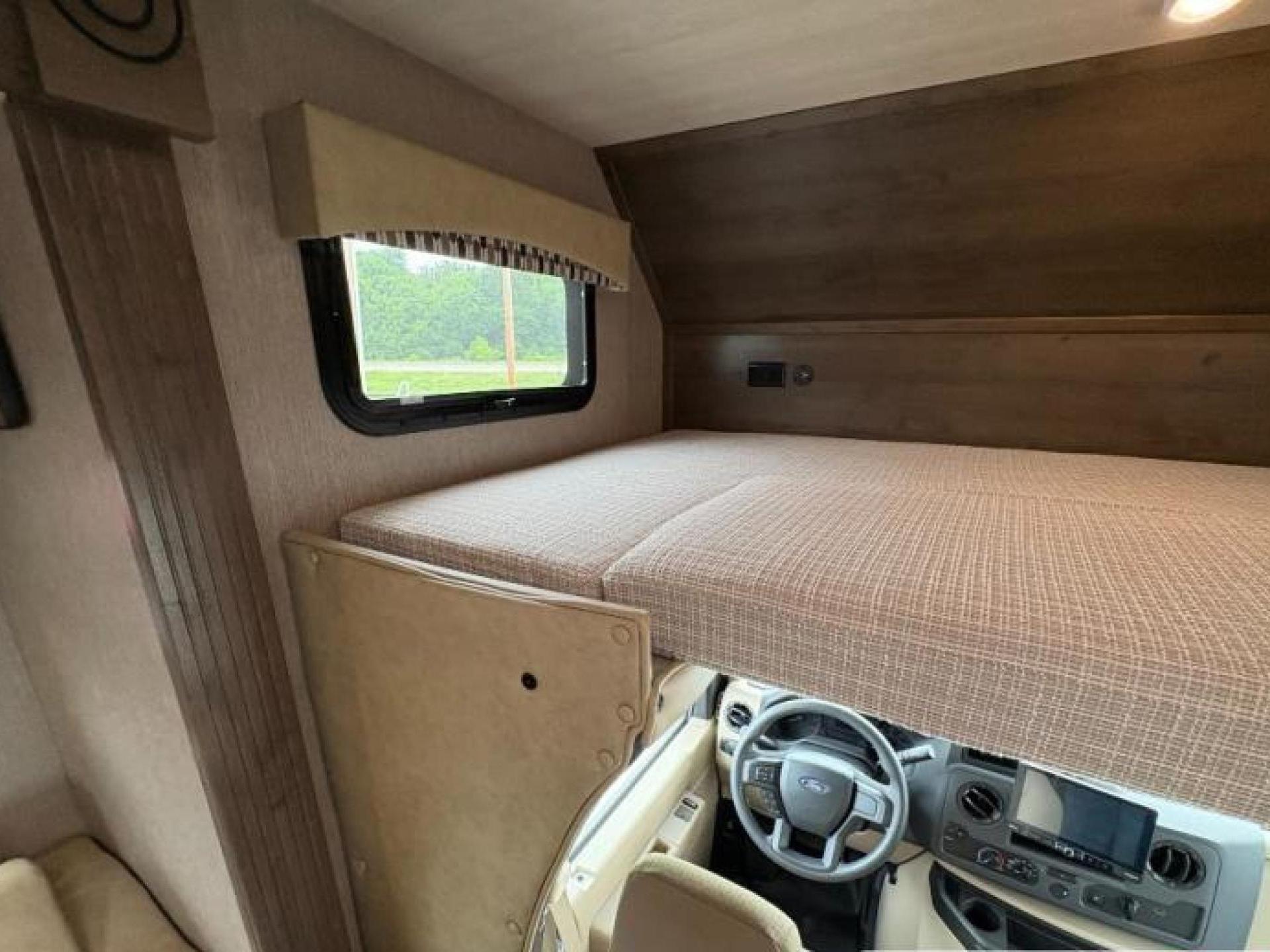 2024 Nexus RV Phanton 32p