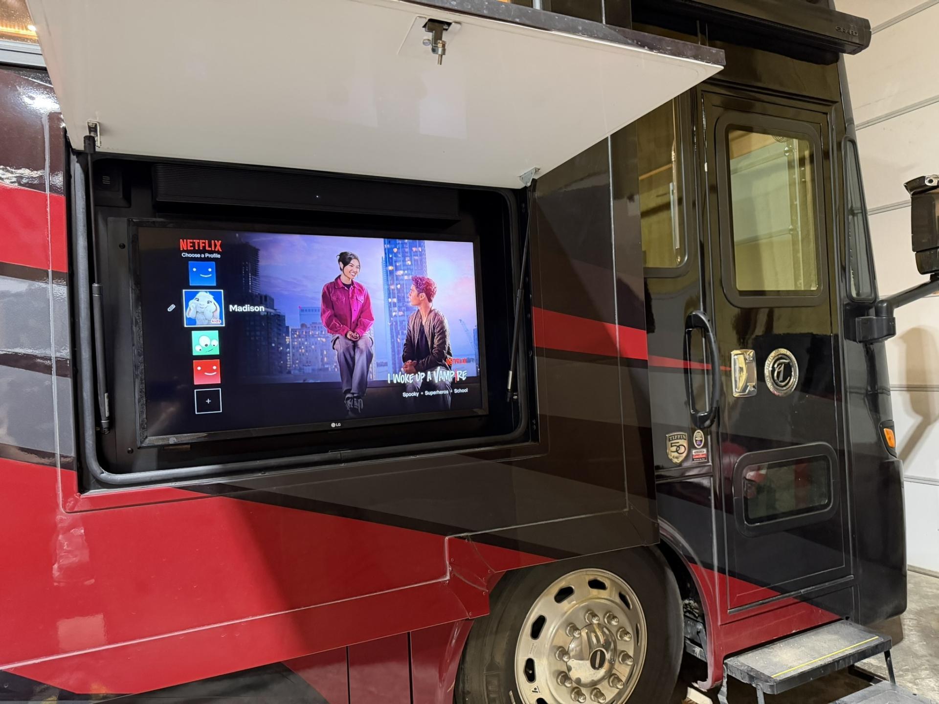 2022 Tiffin Allegro Red 38ka