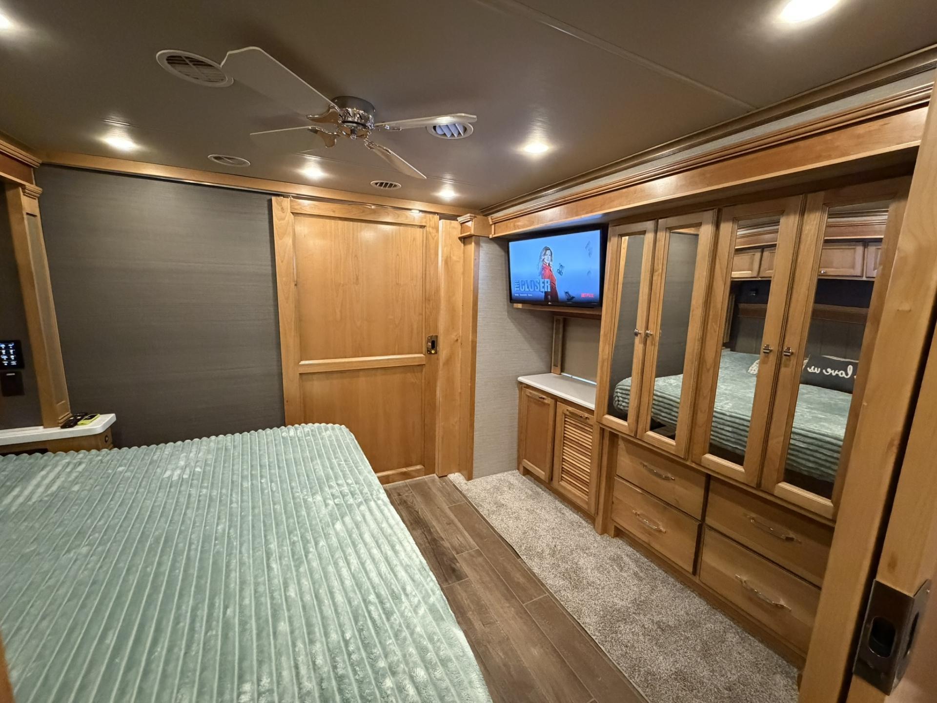 2022 Tiffin Allegro Red 38ka