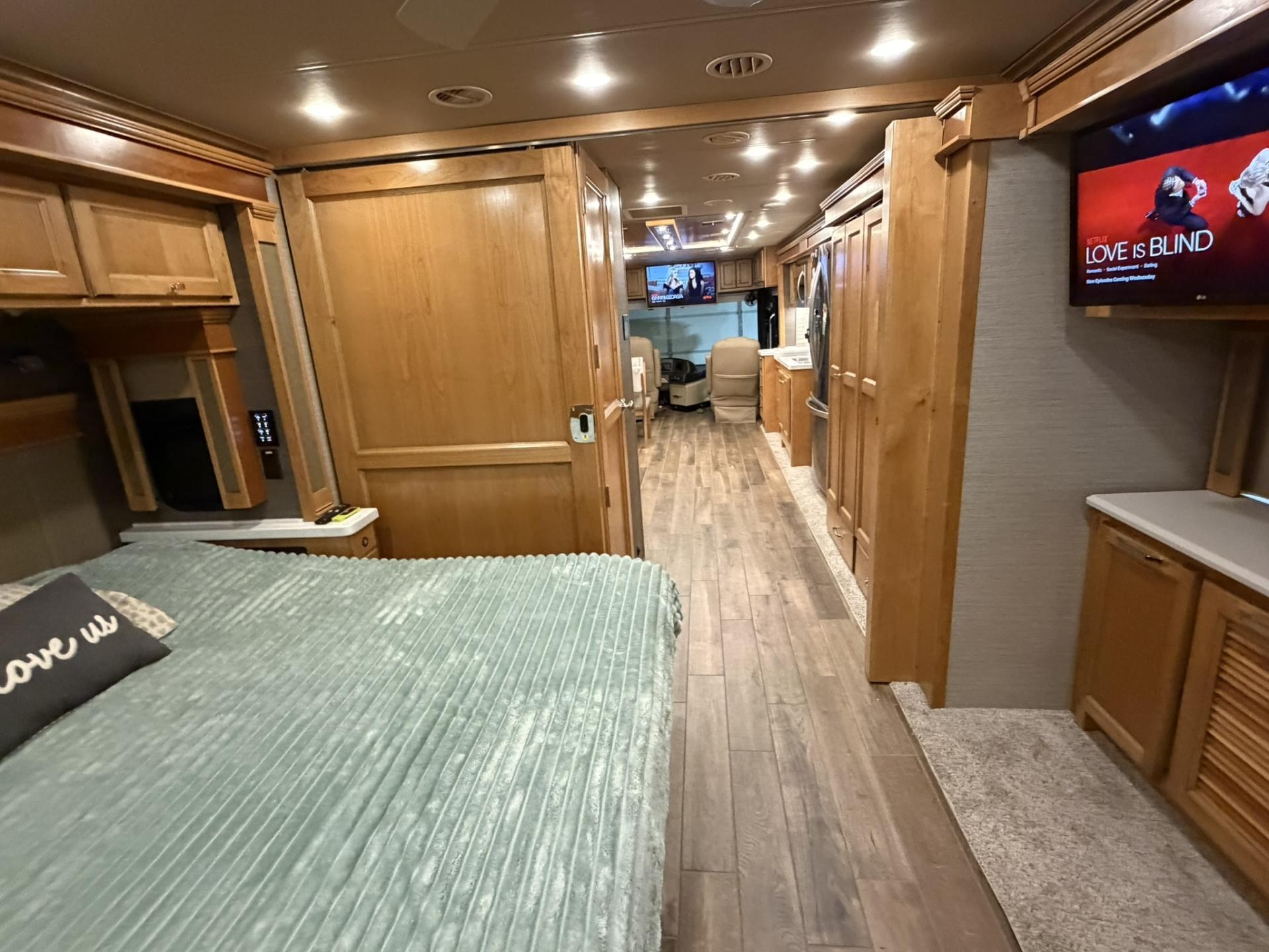 2022 Tiffin Allegro Red 38ka