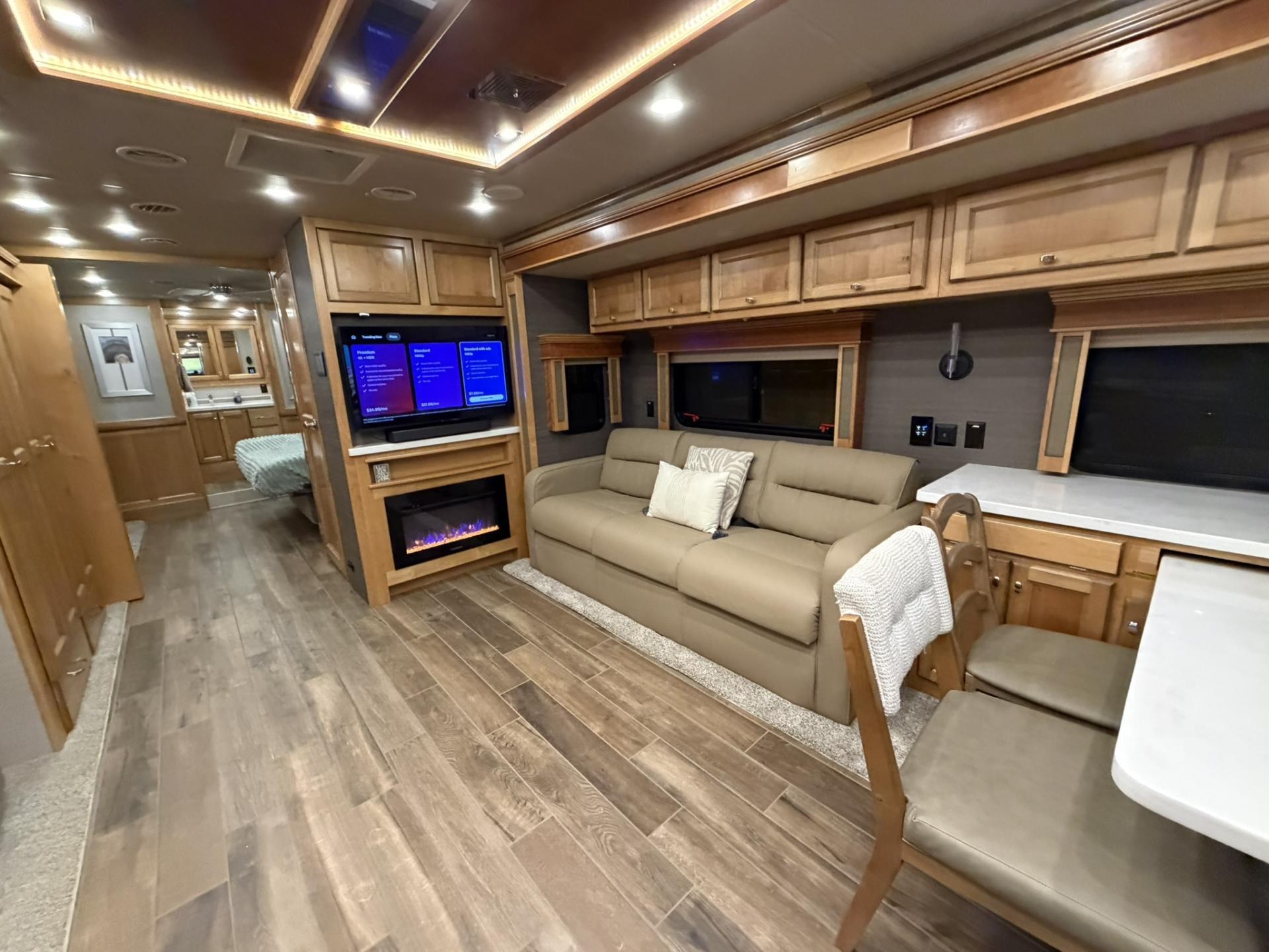 2022 Tiffin Allegro Red 38ka