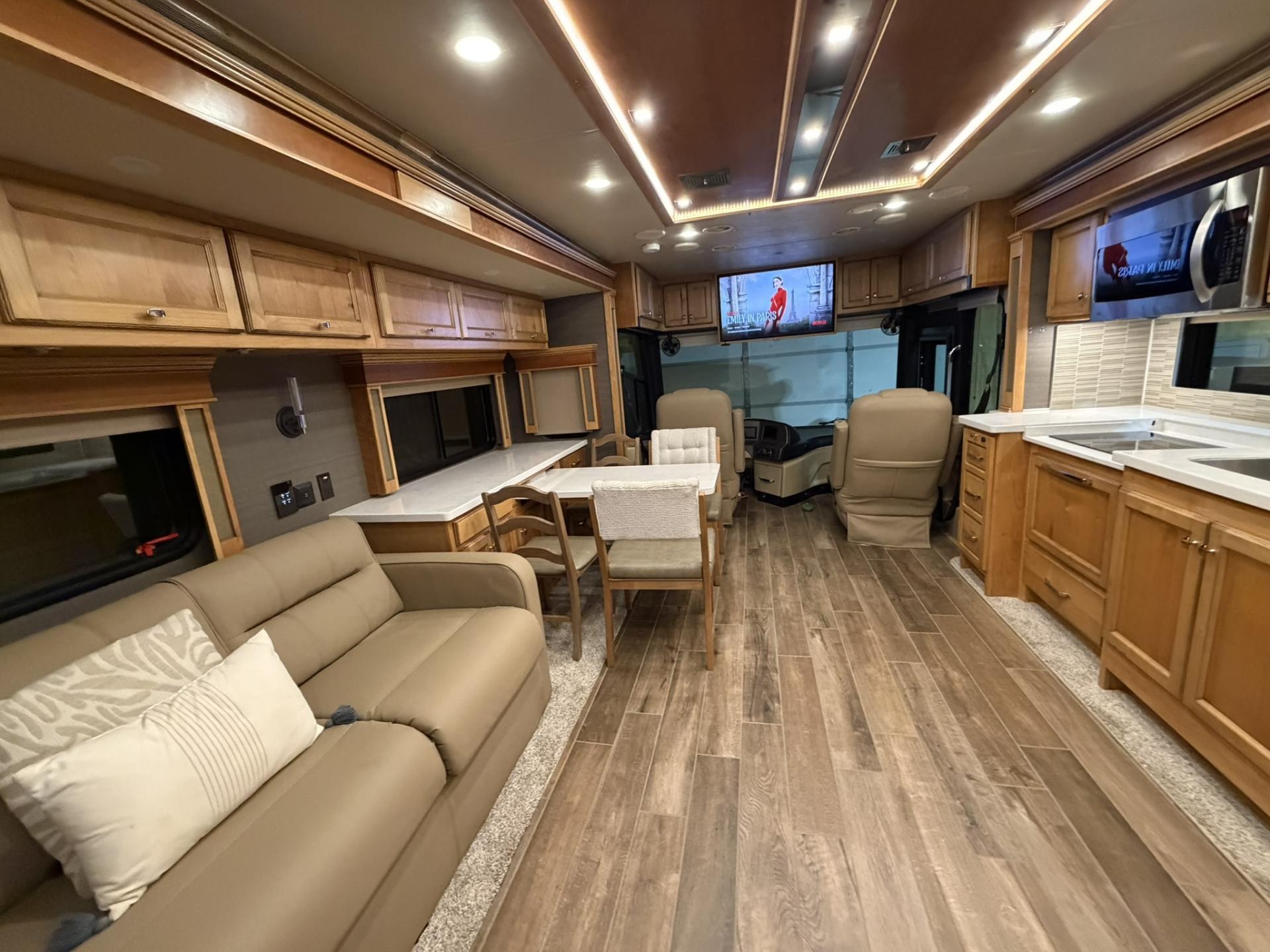 2022 Tiffin Allegro Red 38ka