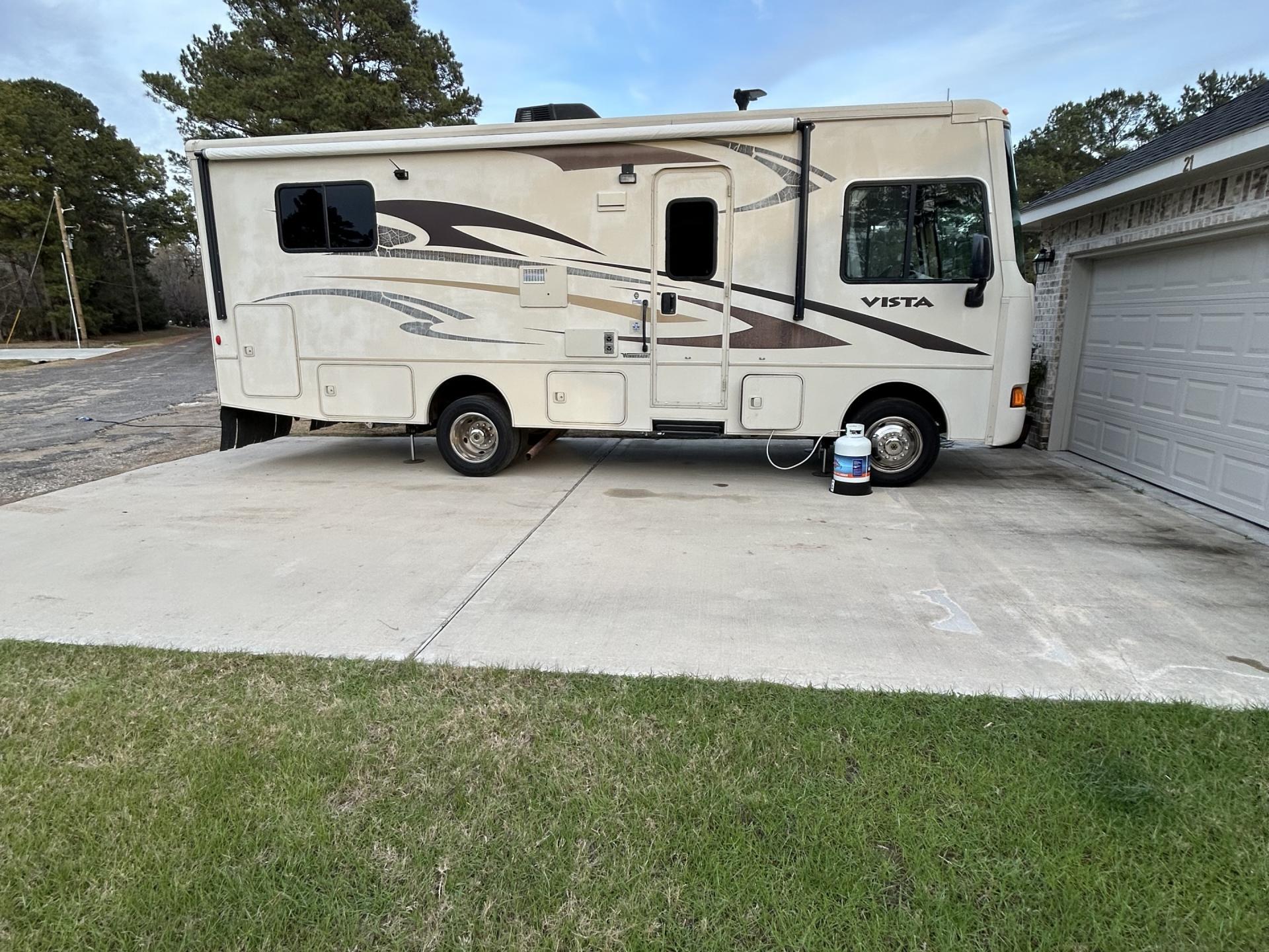 2015 Winnebago Vista 26he