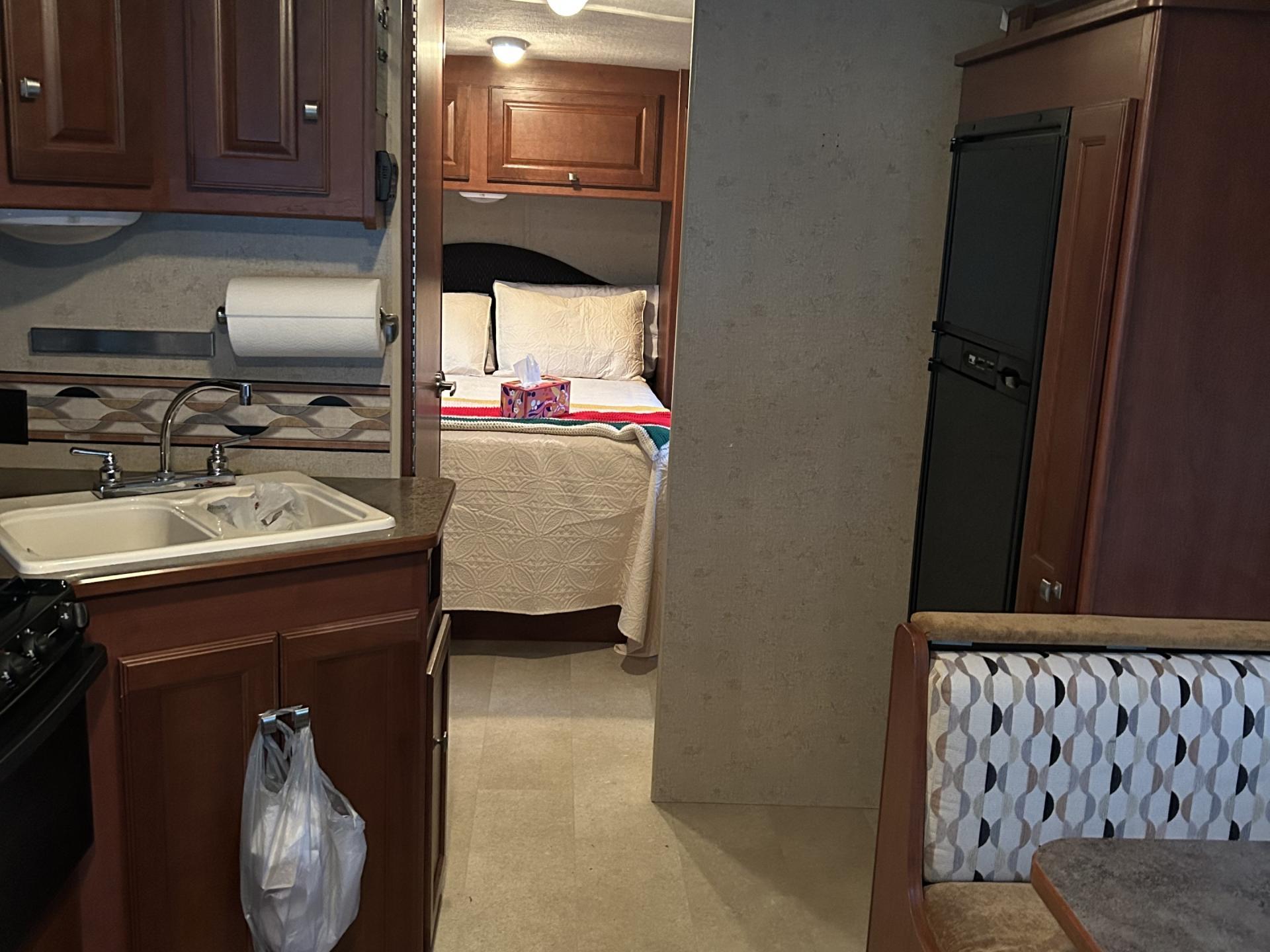 2015 Winnebago Vista 26he