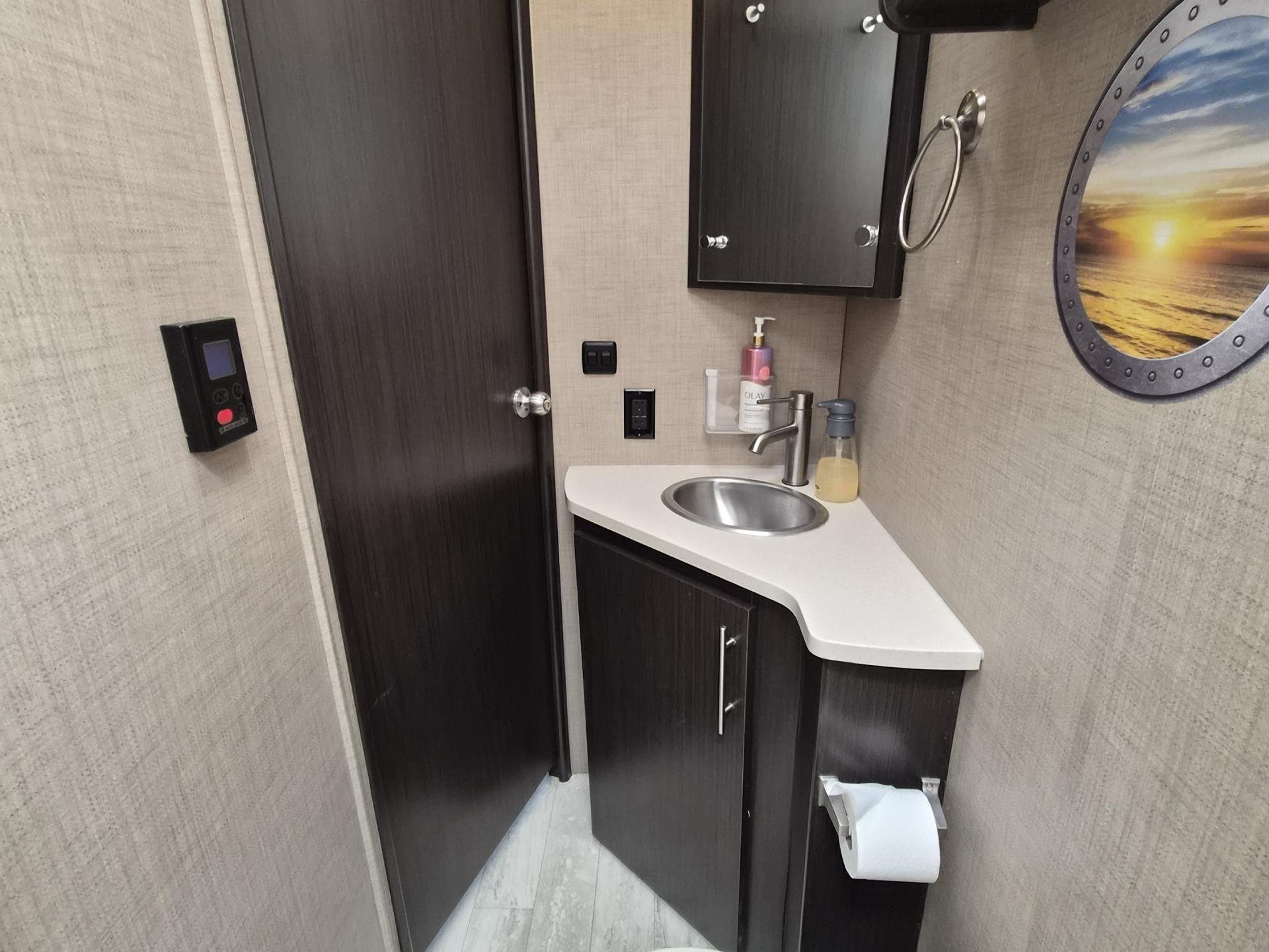 2020 Thor Motor Coach Axis 27.7