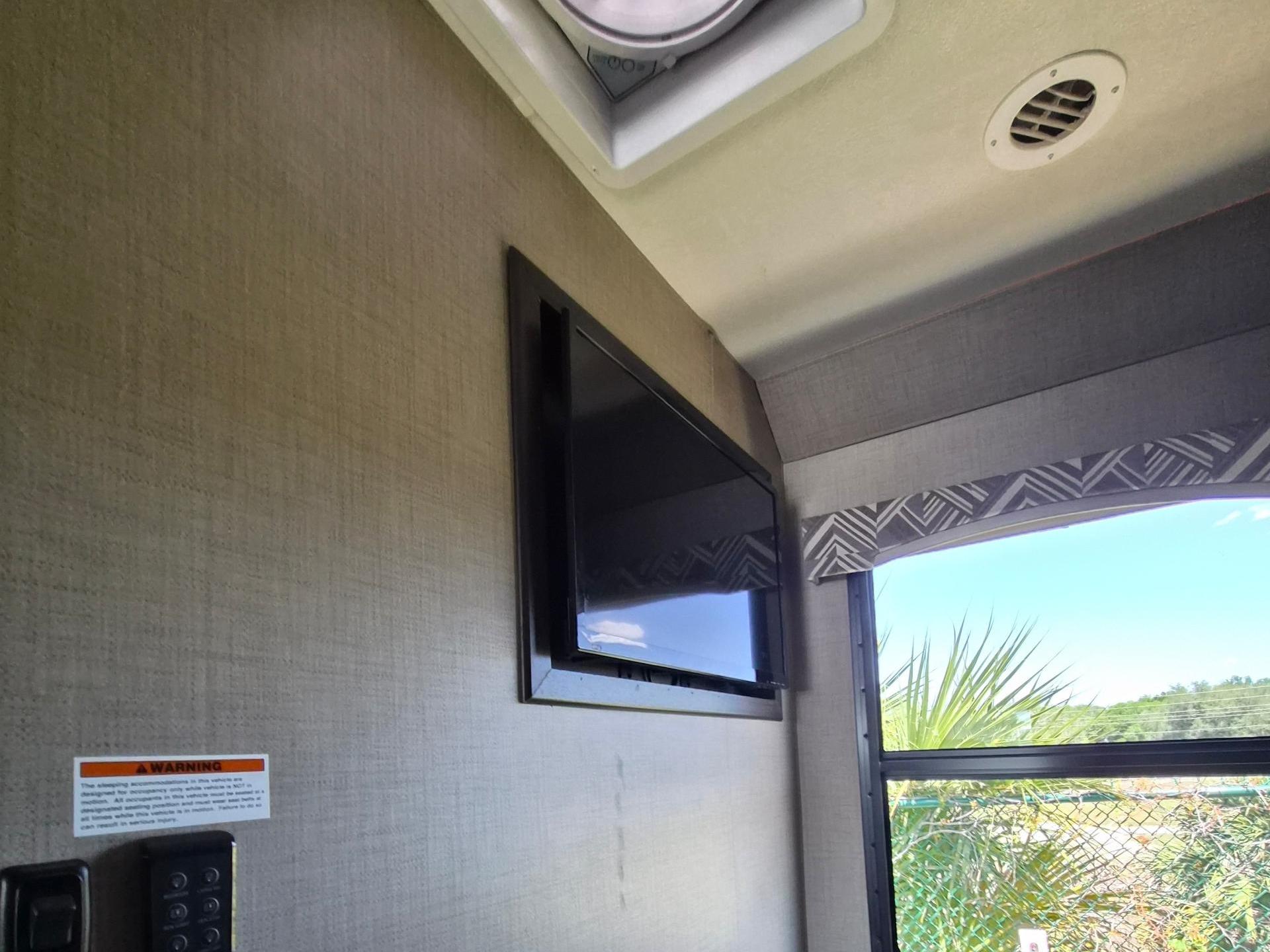 2020 Thor Motor Coach Axis 27.7
