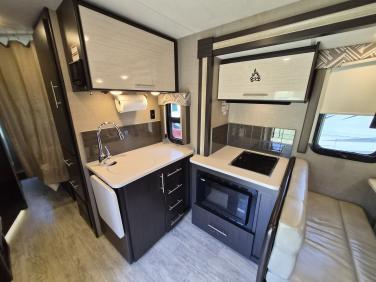 2020 Thor Motor Coach Axis 27.7