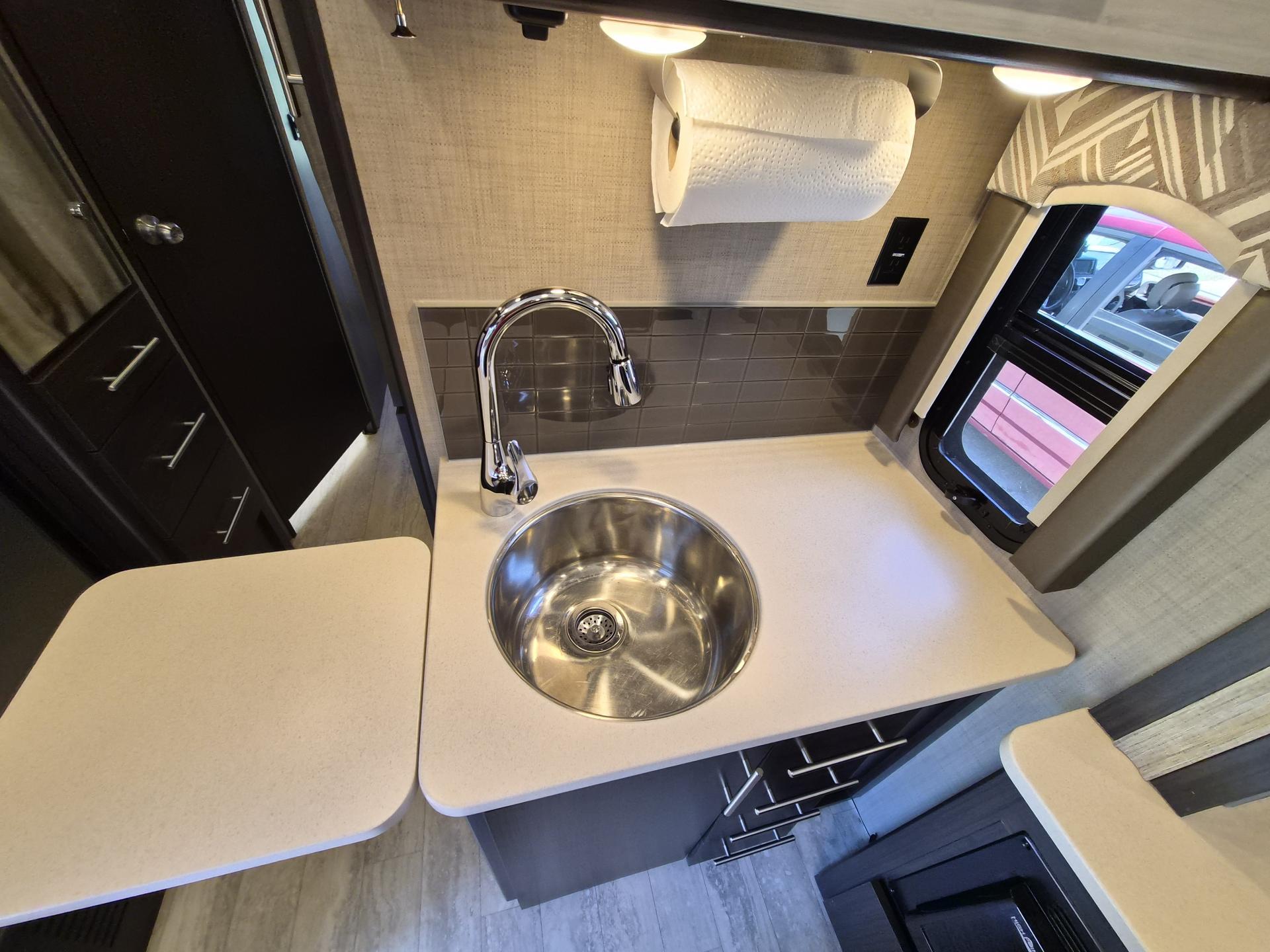 2020 Thor Motor Coach Axis 27.7