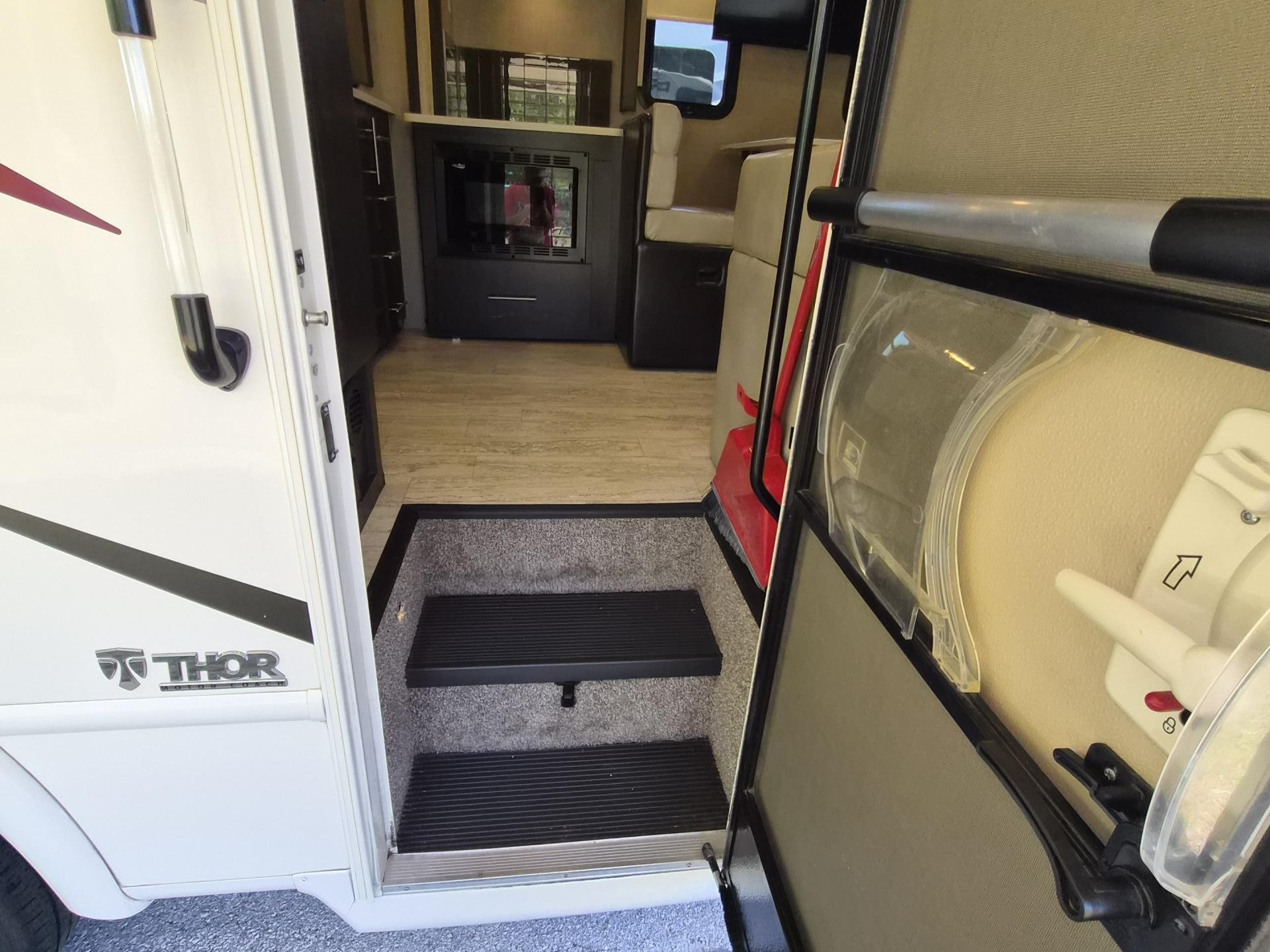 2020 Thor Motor Coach Axis 27.7