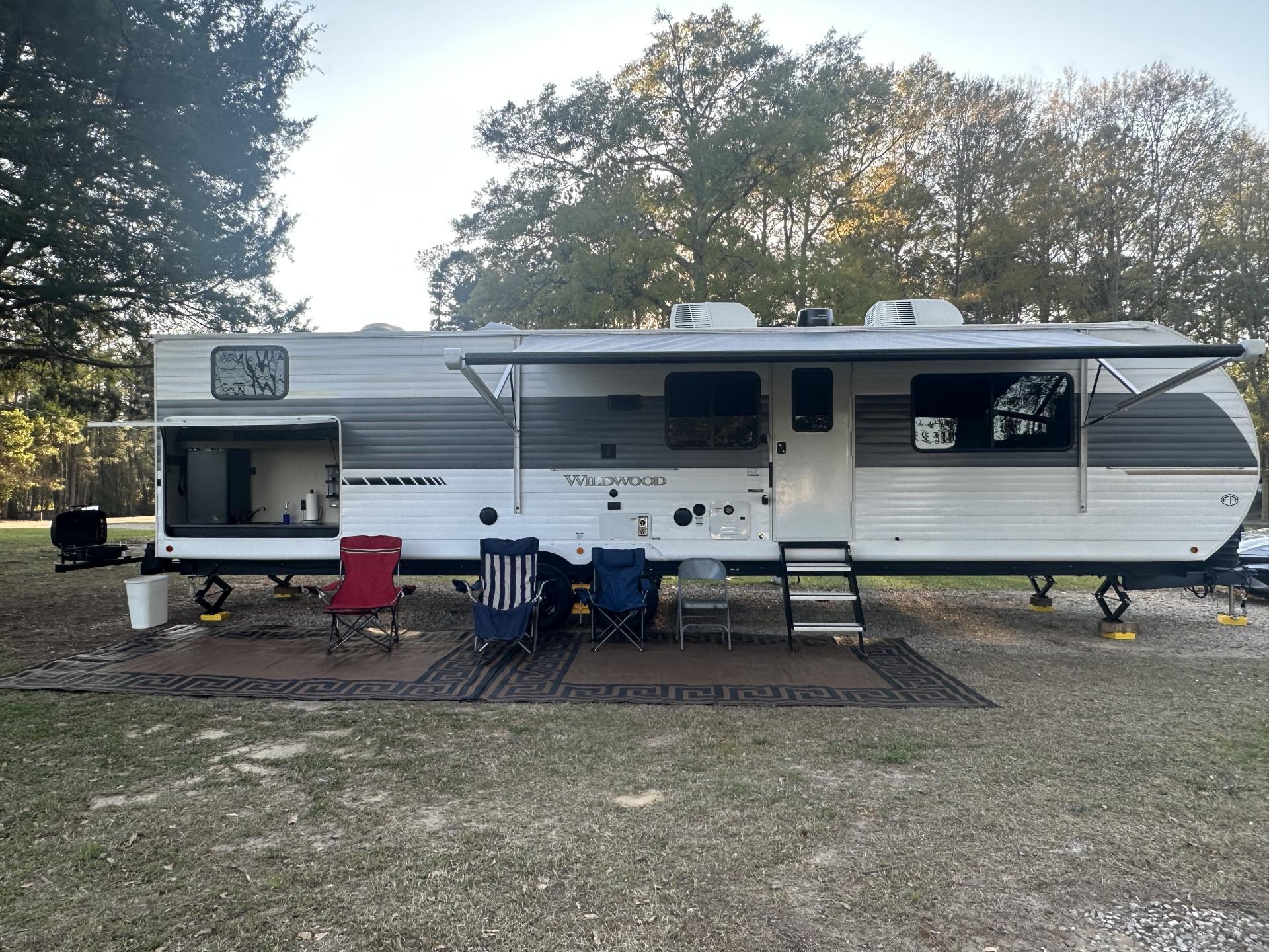 2025 Forest River Wildwood 33ts