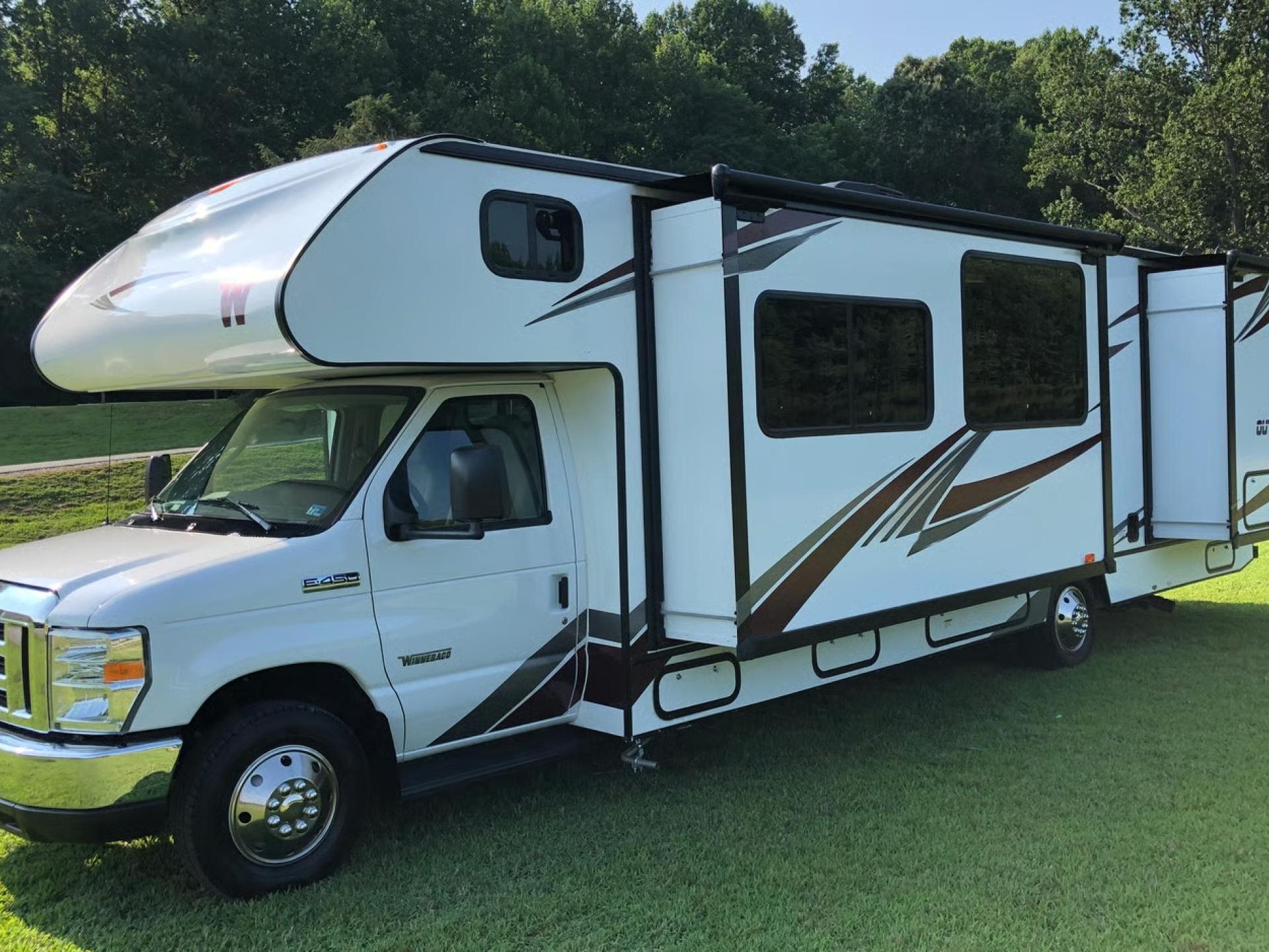 2019 Winnebago Outlook 31n