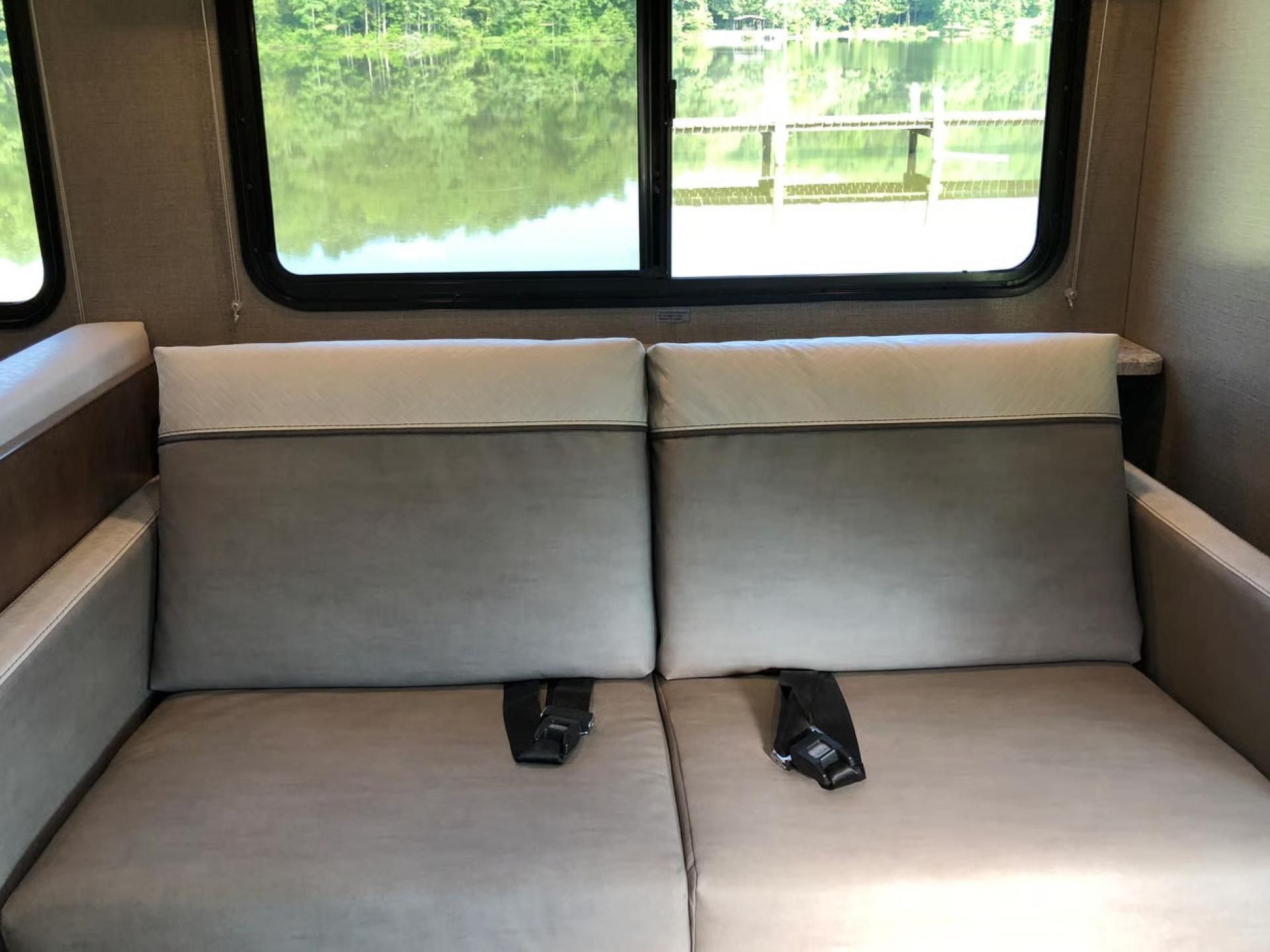 2019 Winnebago Outlook 31n