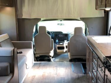2019 Winnebago Outlook 31n
