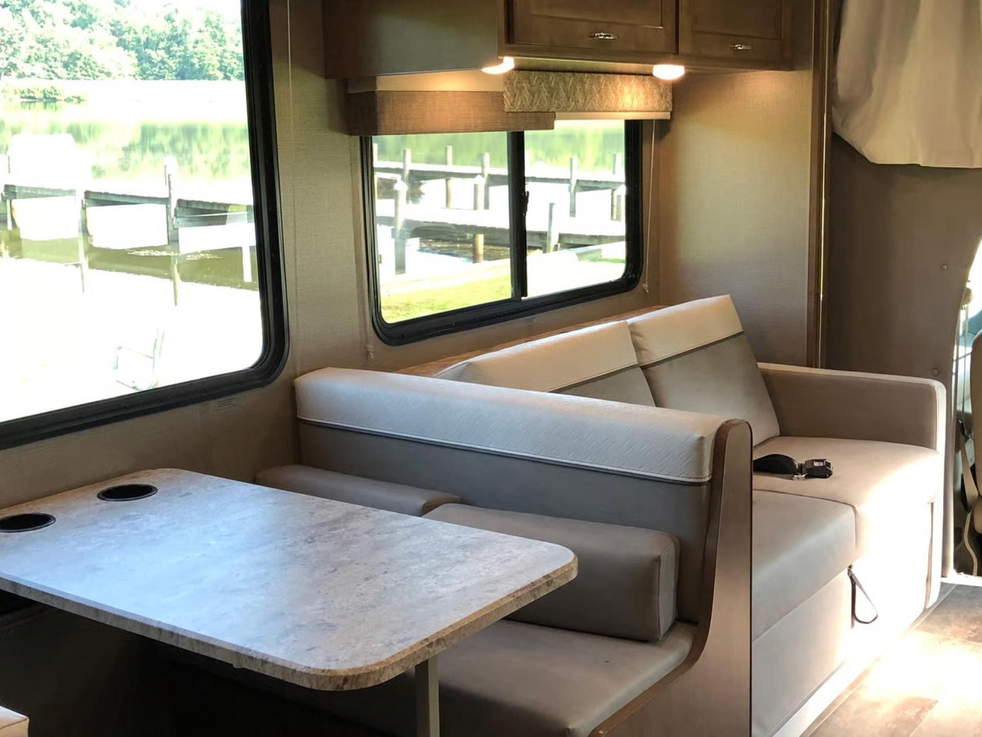 2019 Winnebago Outlook 31n