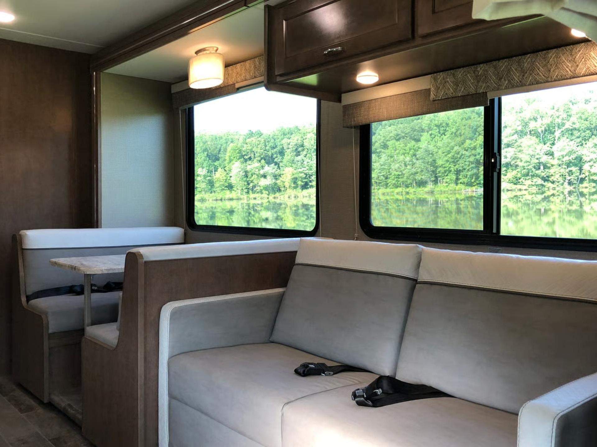 2019 Winnebago Outlook 31n