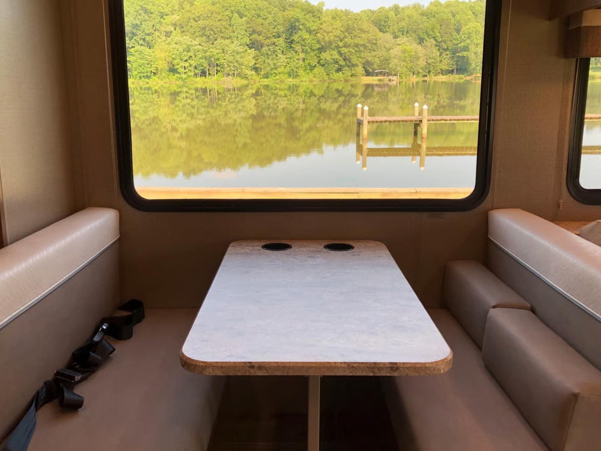 2019 Winnebago Outlook 31n