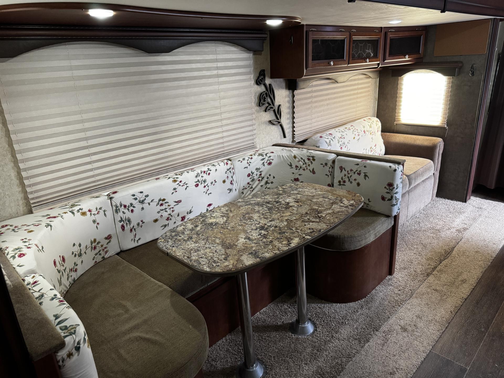 2014 Heartland Mallard 32m