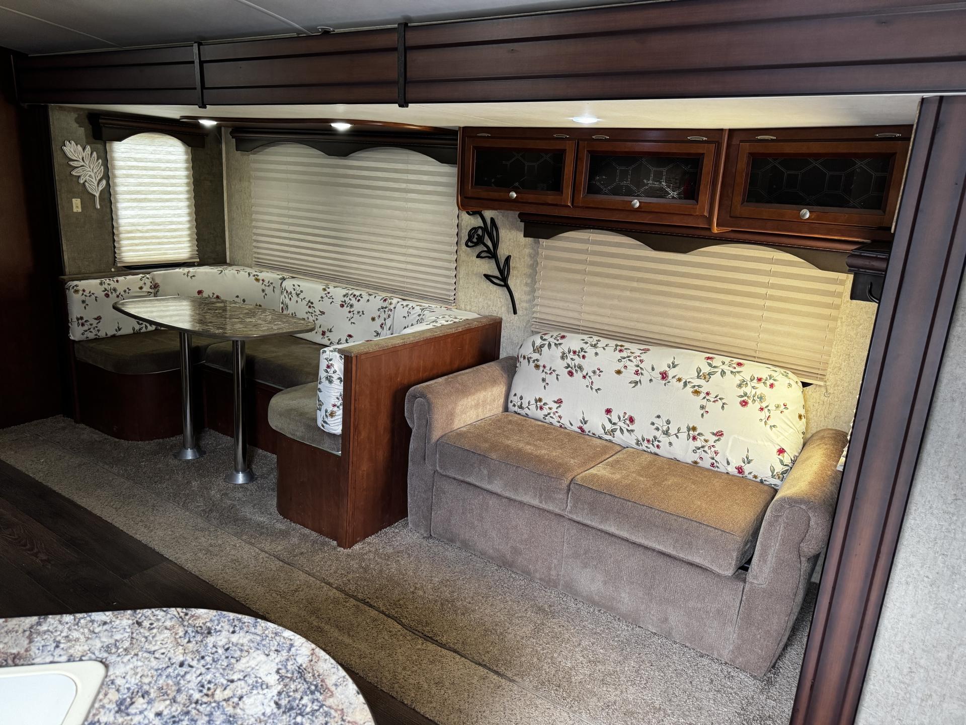 2014 Heartland Mallard 32m