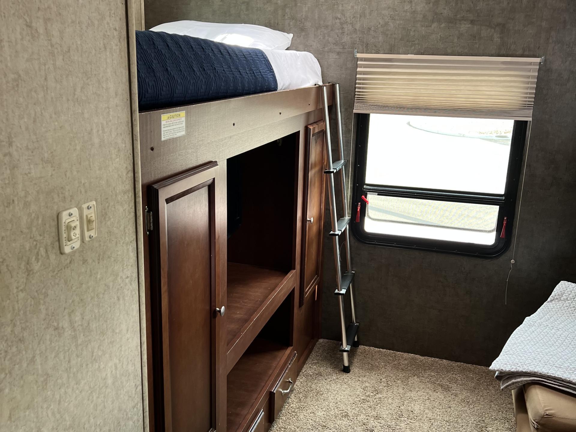 2014 Heartland Mallard 32m