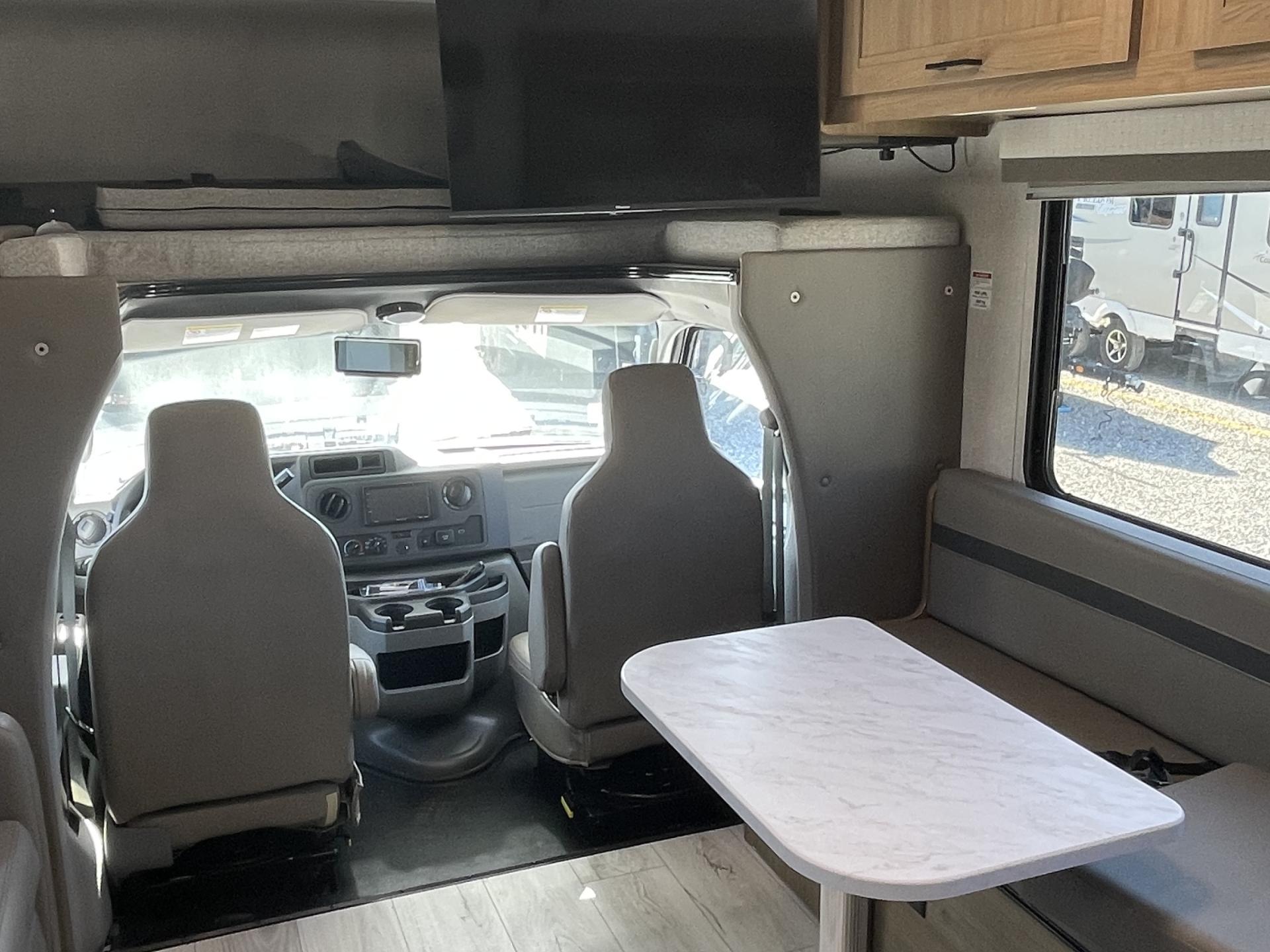 2025 Coachmen Leprechaun 260ds