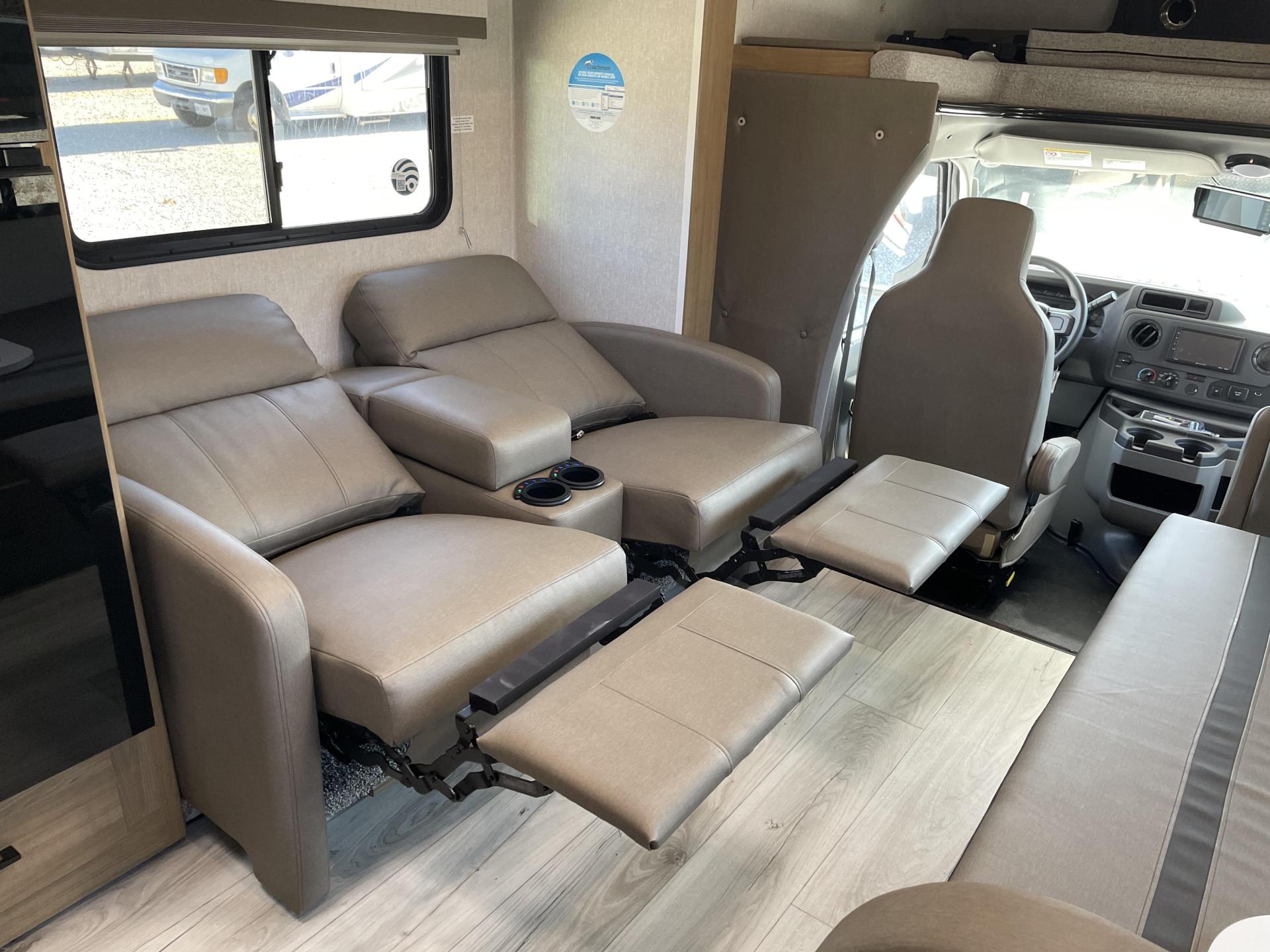 2025 Coachmen Leprechaun 260ds