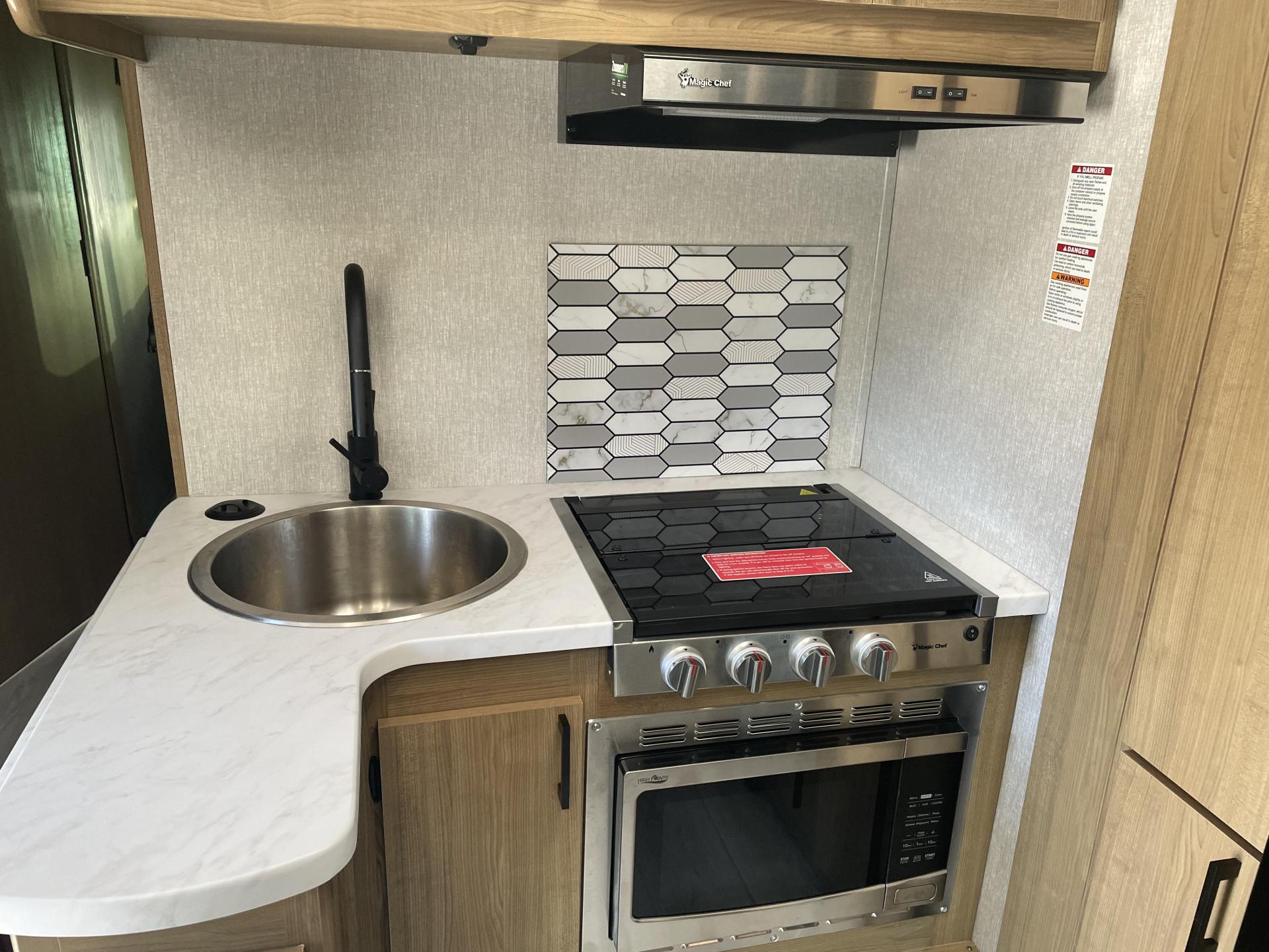 2025 Coachmen Leprechaun 260ds