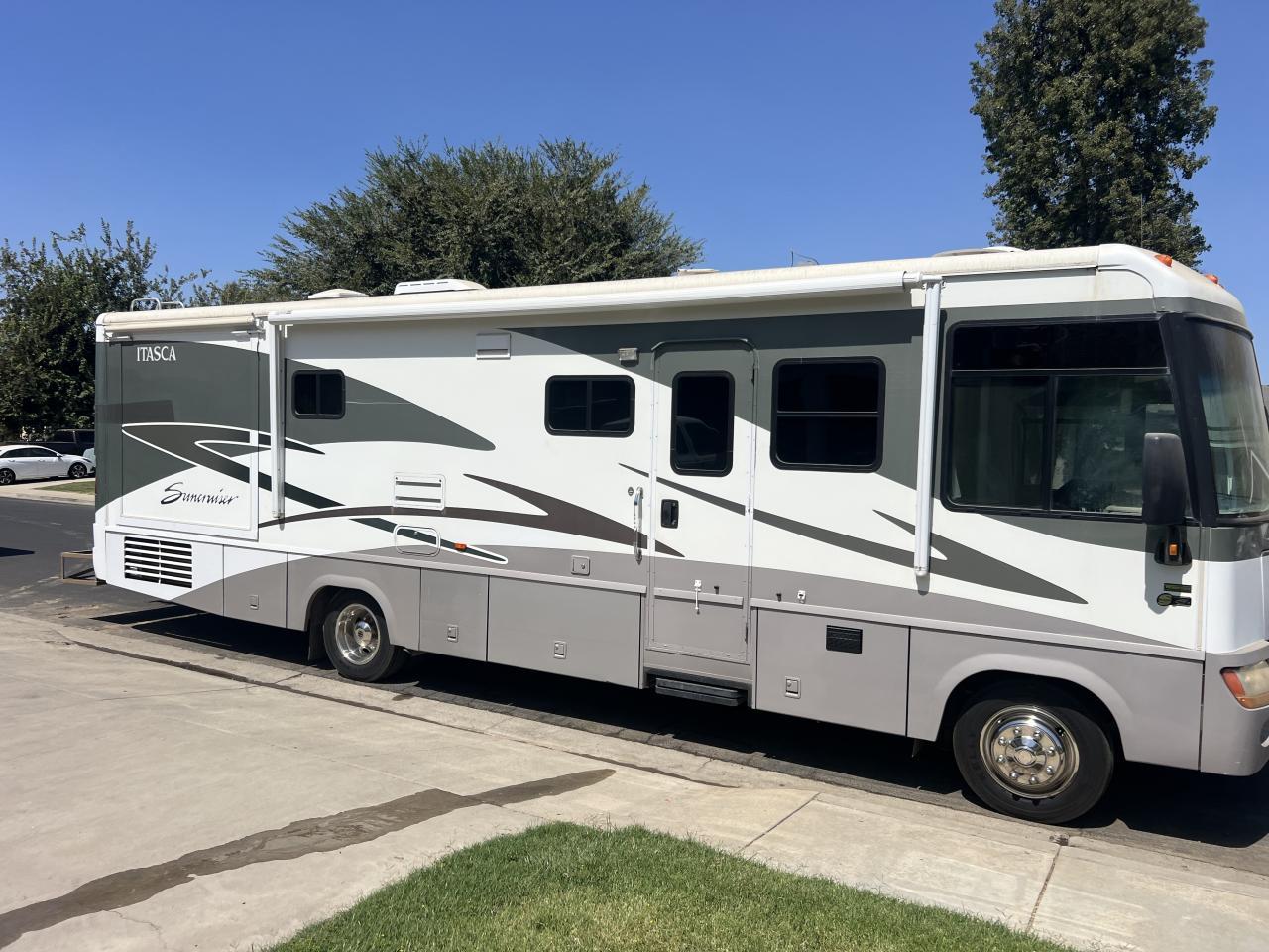 2005 Itasca Suncruiser 33v