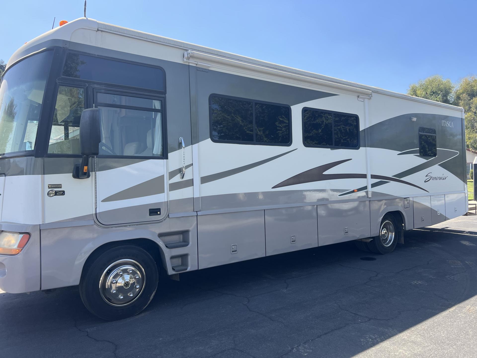 2005 Itasca Suncruiser 33v