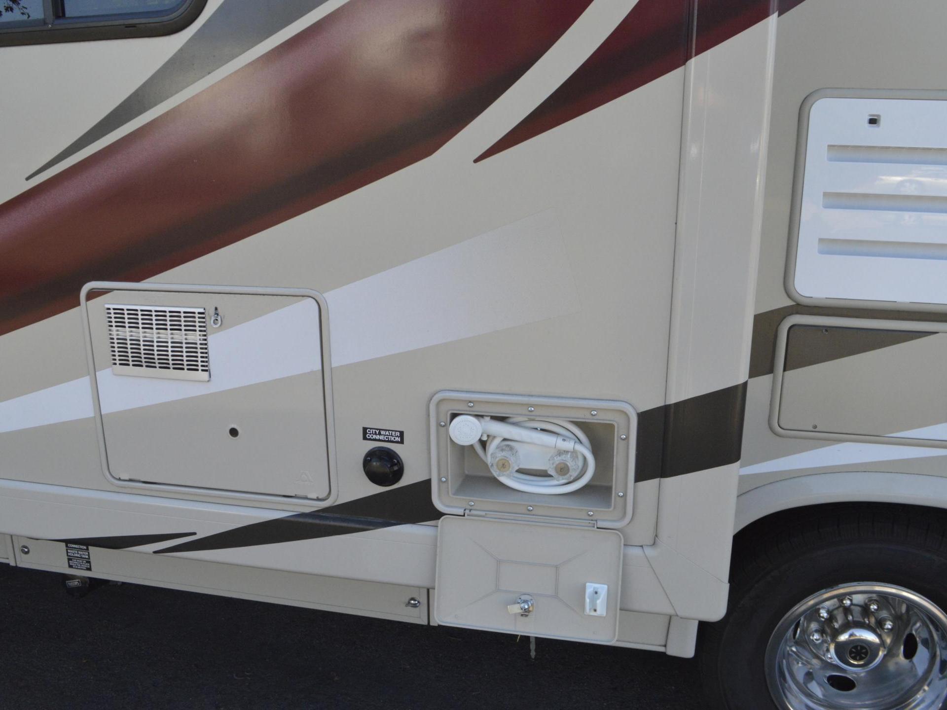 2016 Thor Motor Coach Chateau 29g