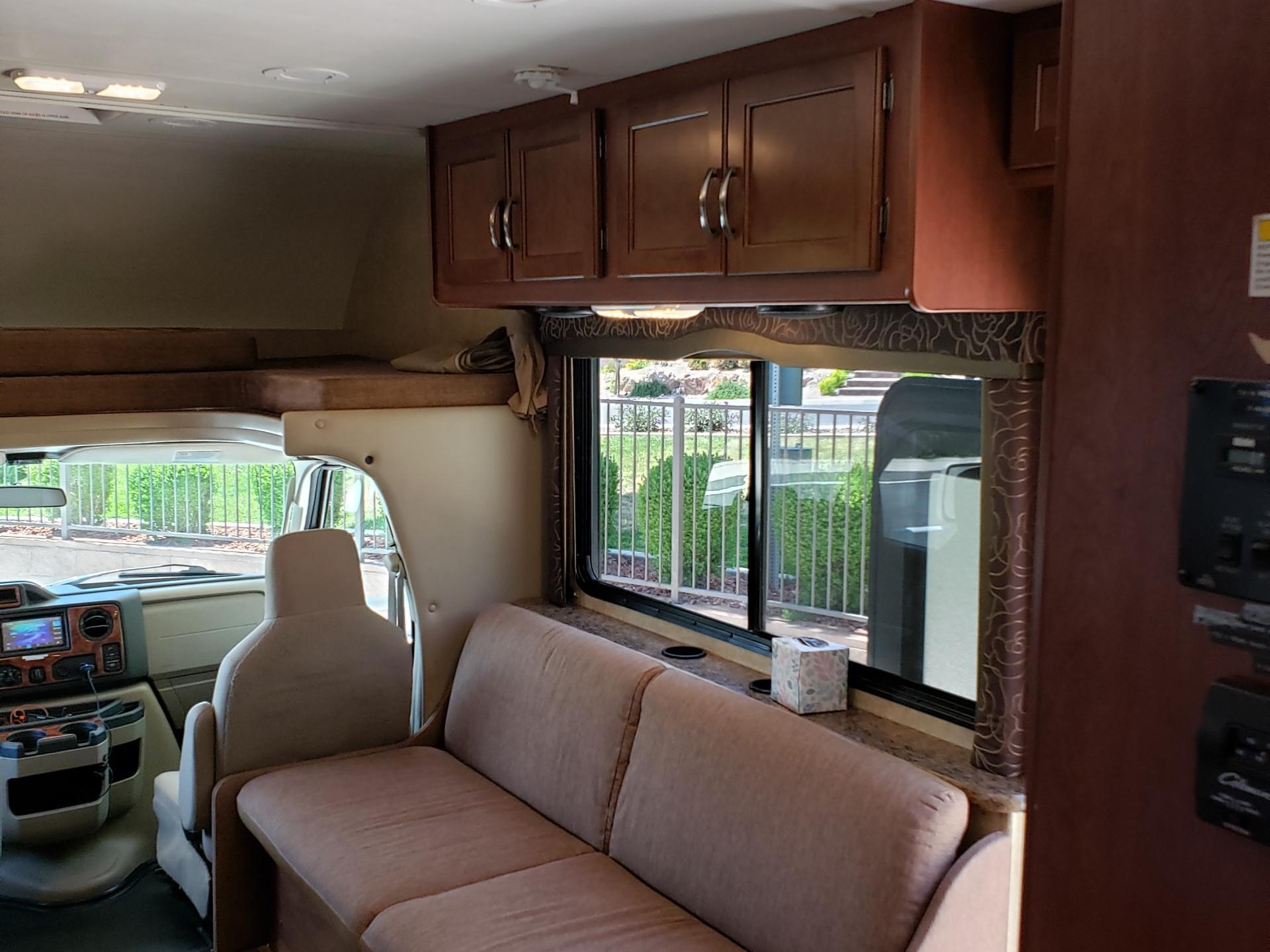 2016 Thor Motor Coach Chateau 29g