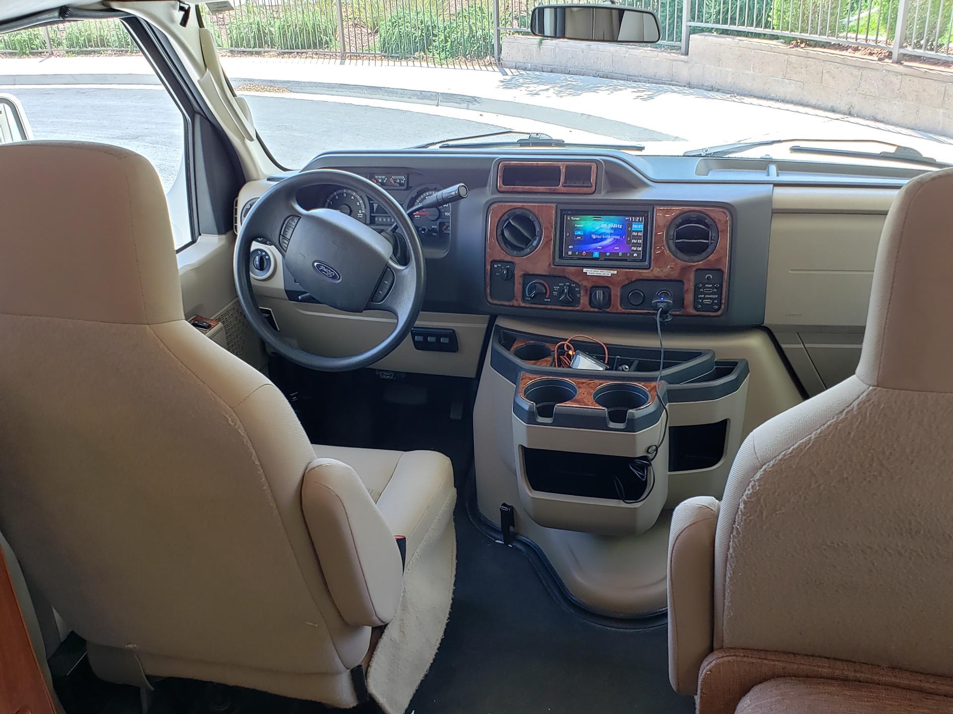 2016 Thor Motor Coach Chateau 29g