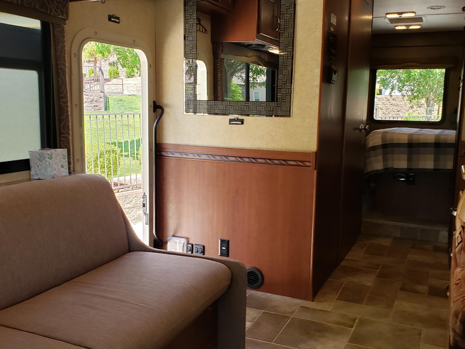 2016 Thor Motor Coach Chateau 29g