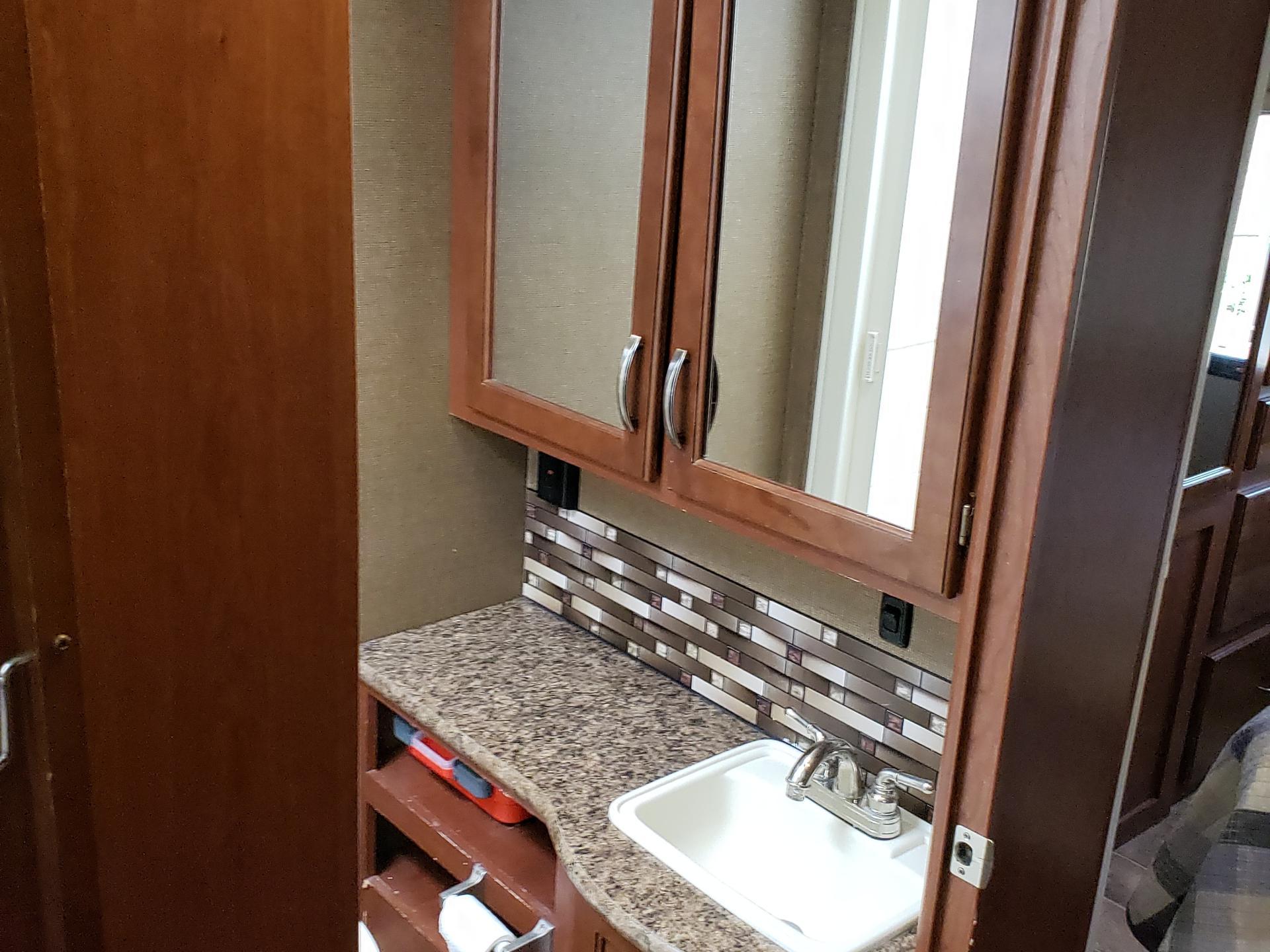 2016 Thor Motor Coach Chateau 29g