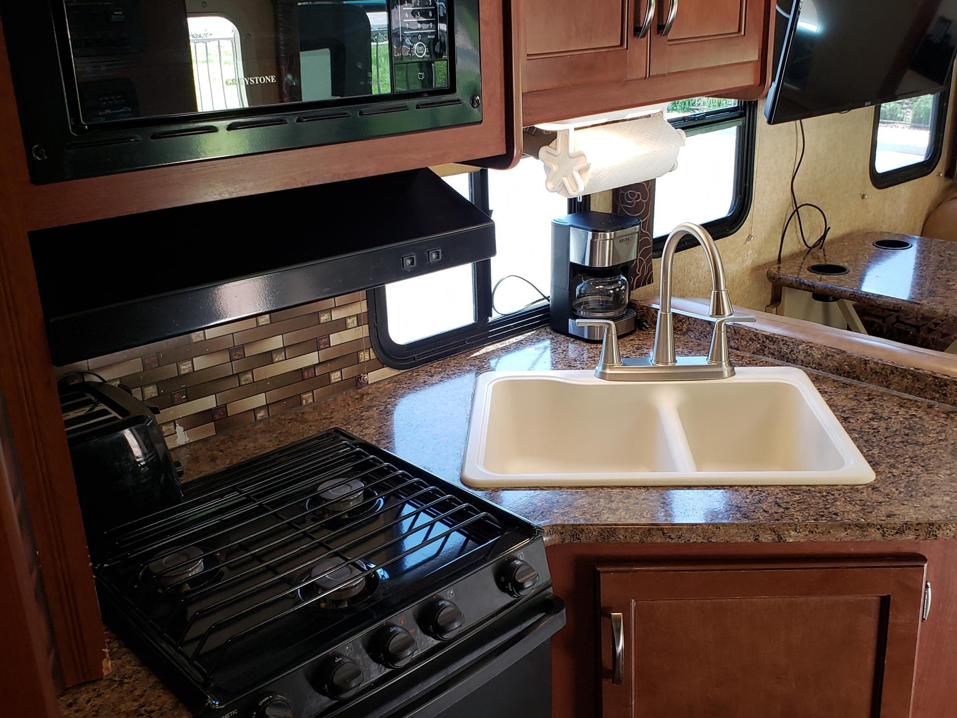 2016 Thor Motor Coach Chateau 29g