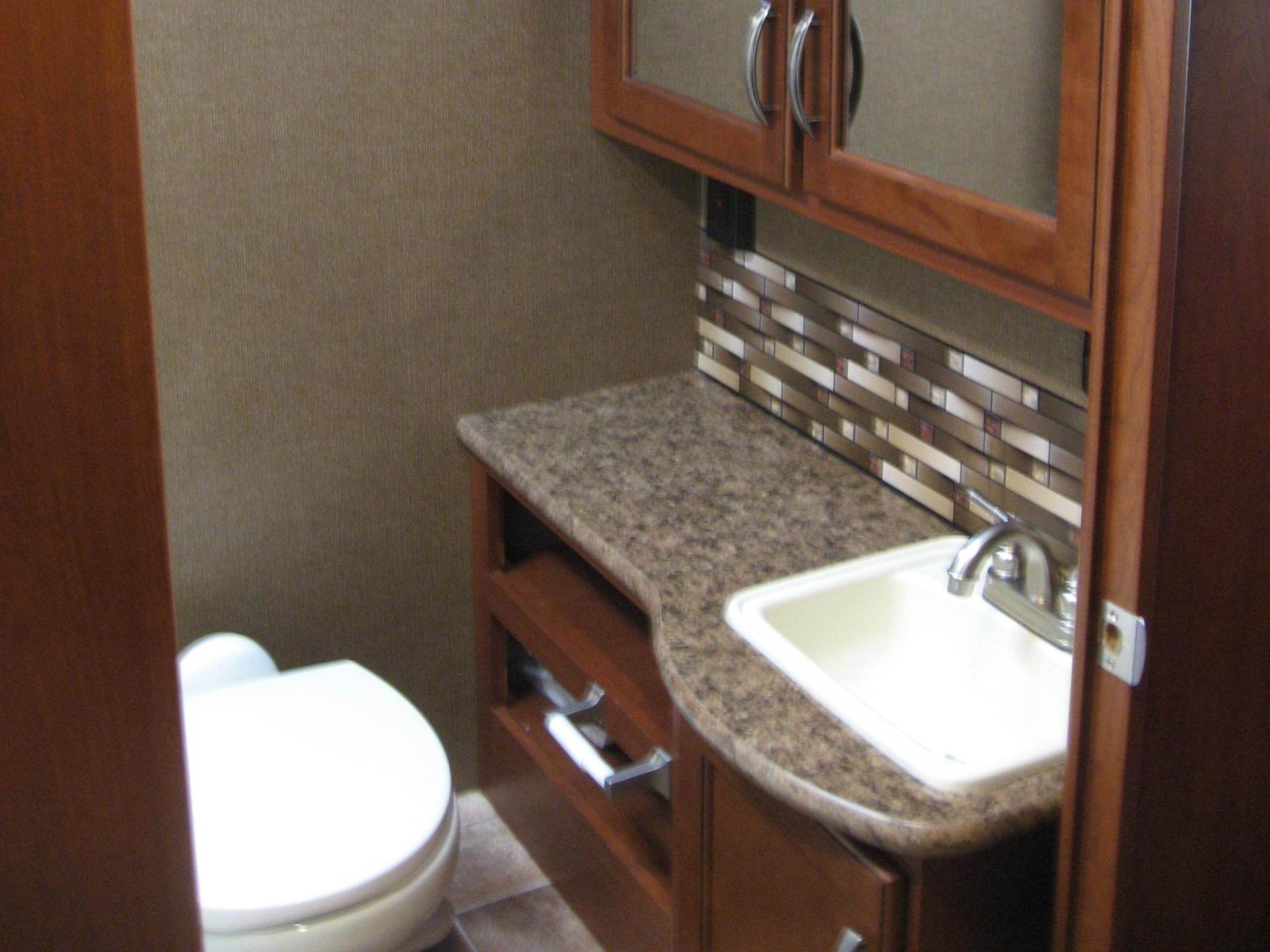 2016 Thor Motor Coach Chateau 29g
