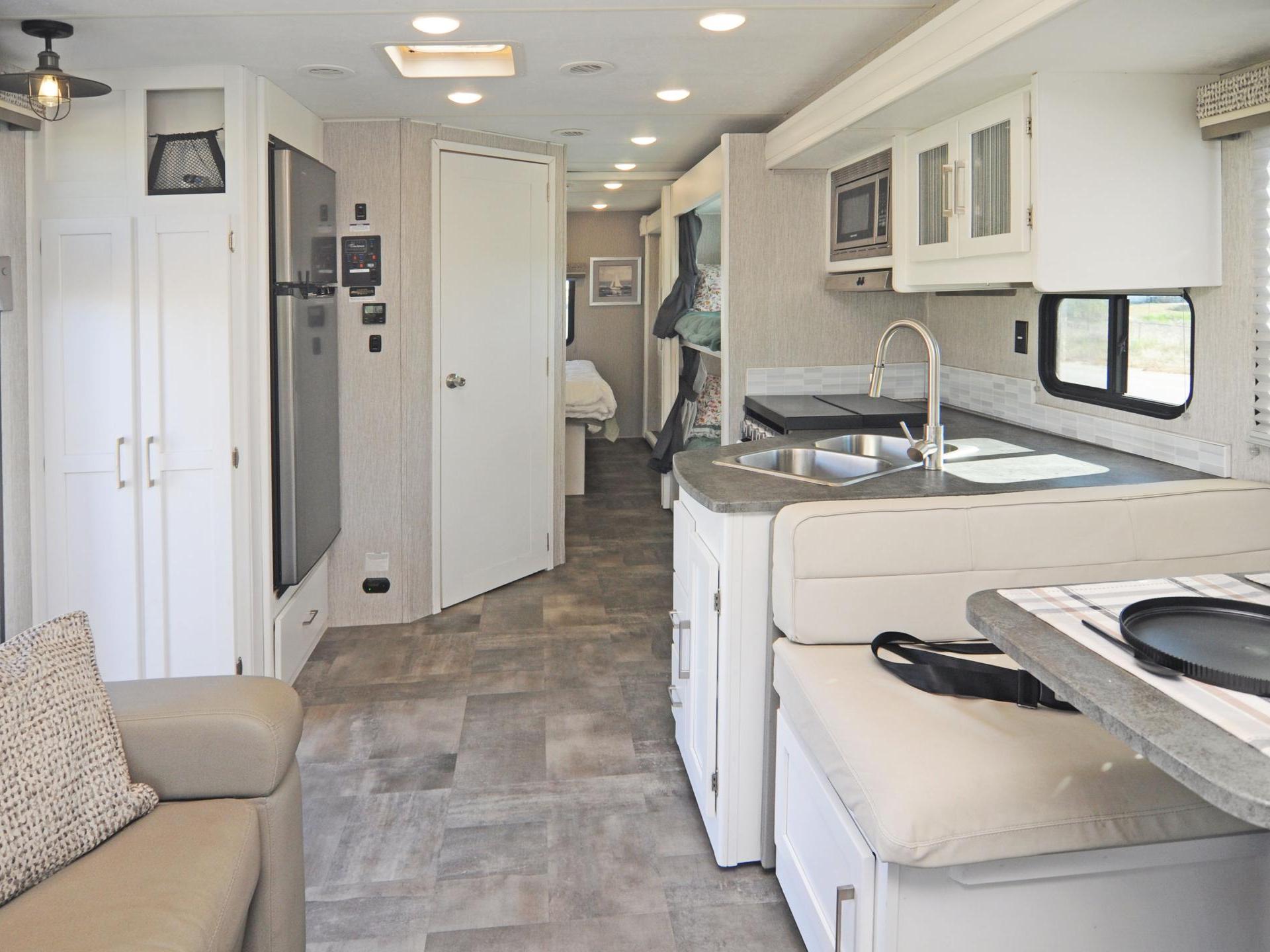 2022 Coachmen Pursuit 31bh