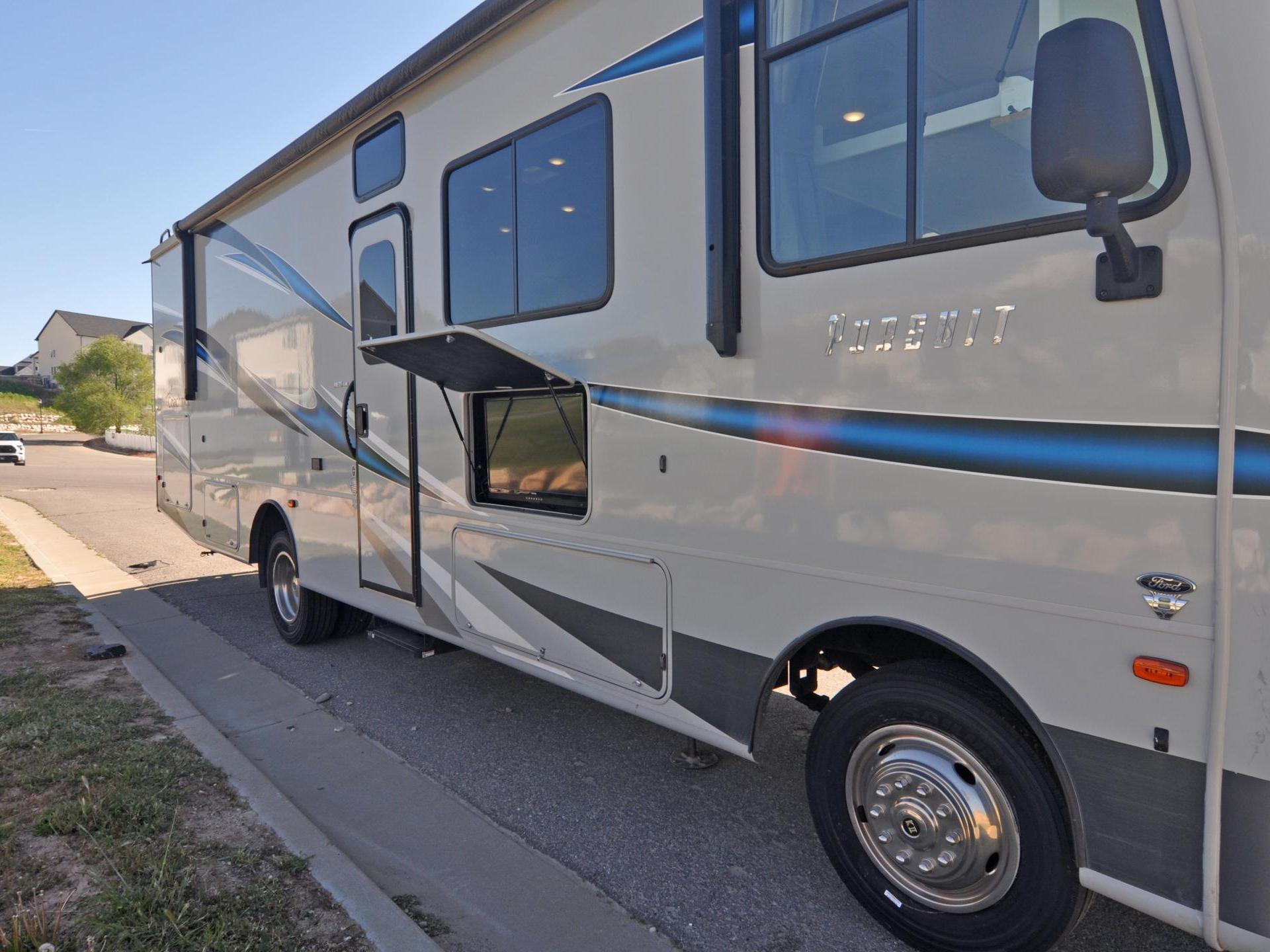 2022 Coachmen Pursuit 31bh