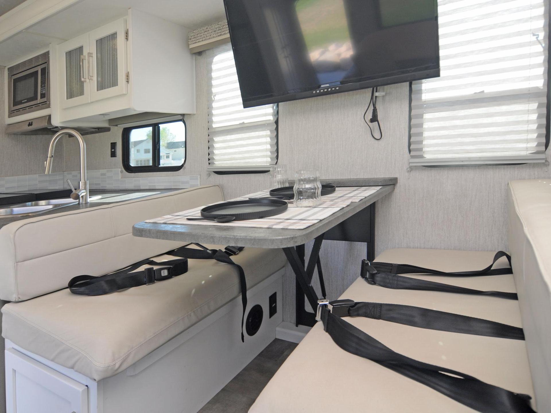 2022 Coachmen Pursuit 31bh