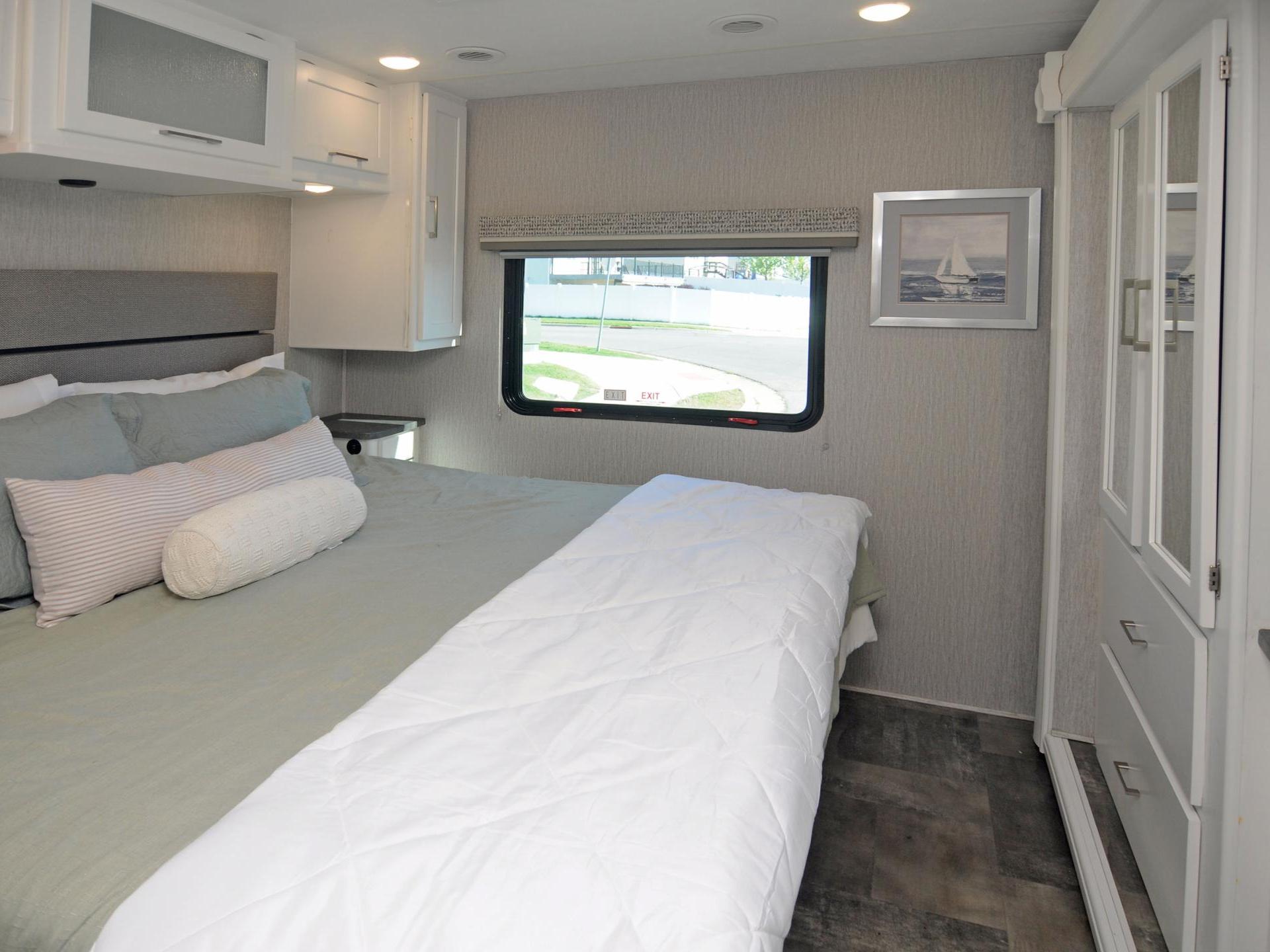 2022 Coachmen Pursuit 31bh