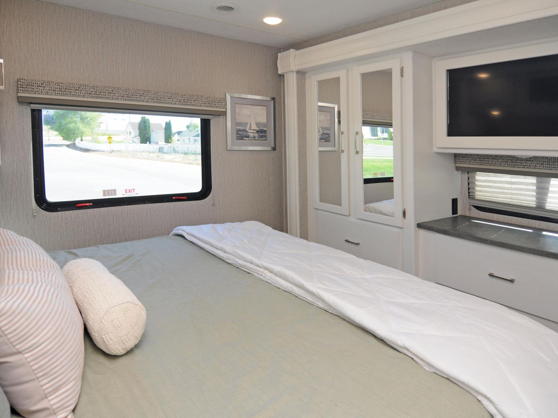 2022 Coachmen Pursuit 31bh